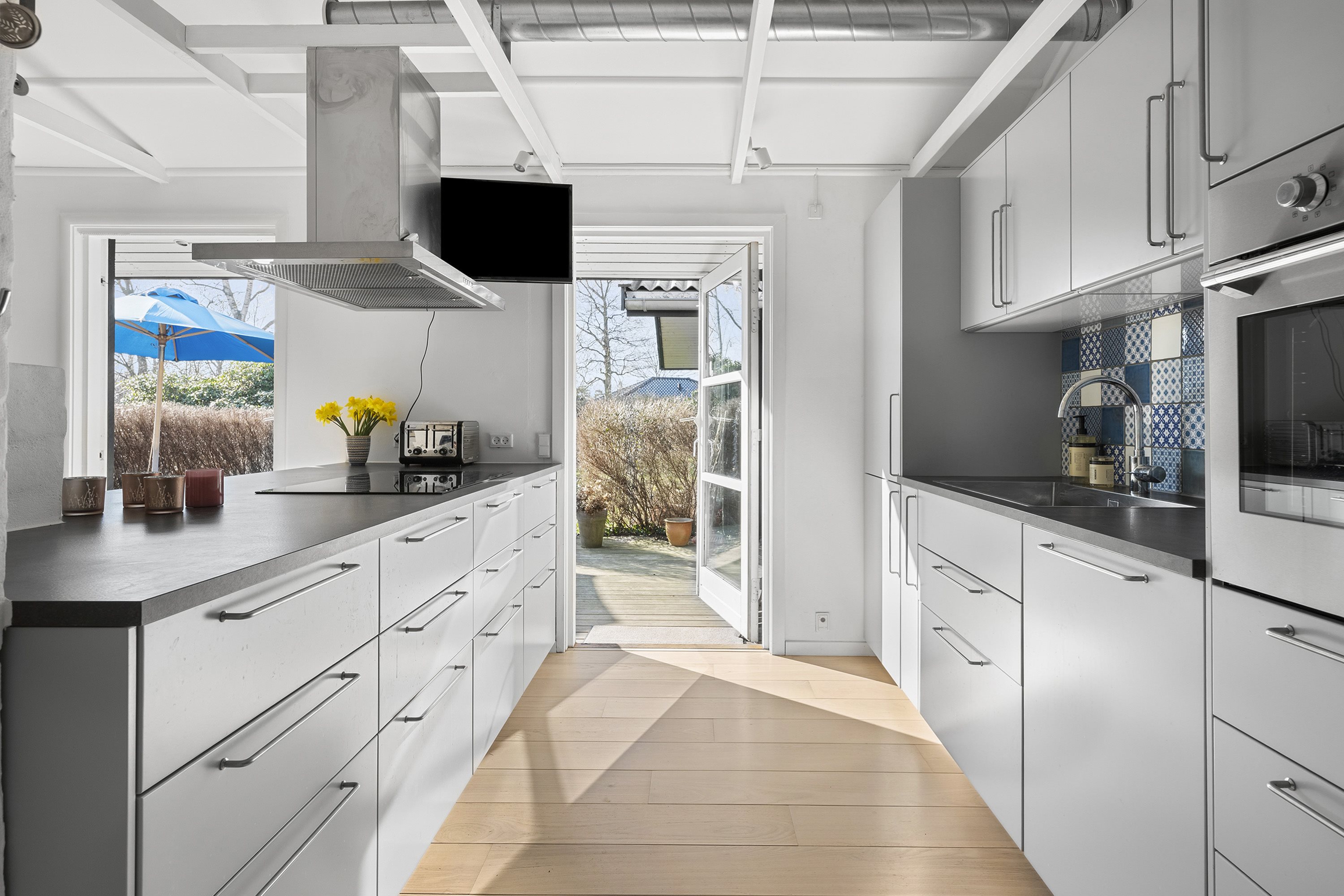 Fremhævet køkken billede i fuldskærmstilstand. Billede af Vingen 1, 2970 Hørsholm