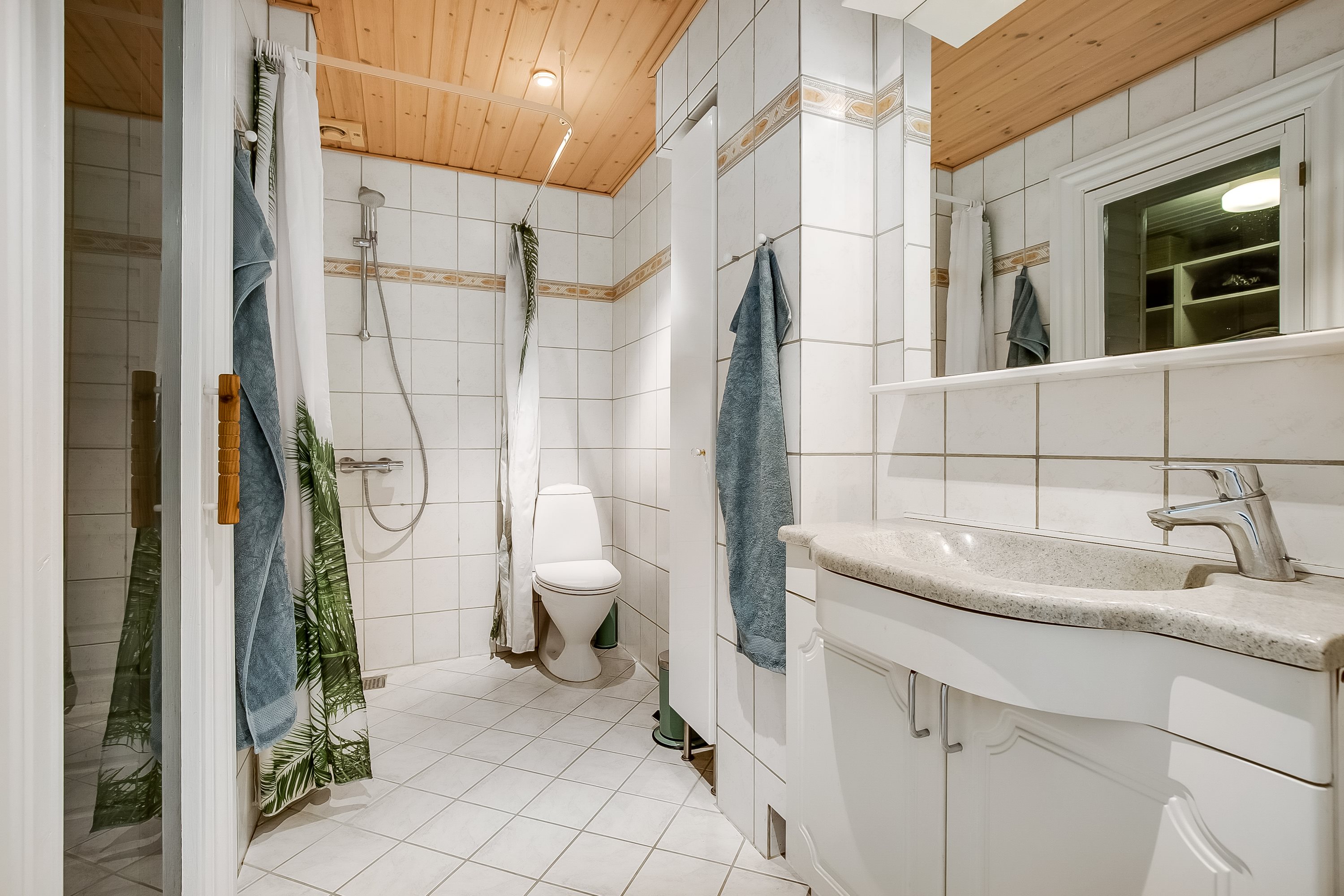 Fremhævet badeværelse billede i fuldskærmstilstand. Billede af Østervang 4, Assendrup, 7120 Vejle Øst