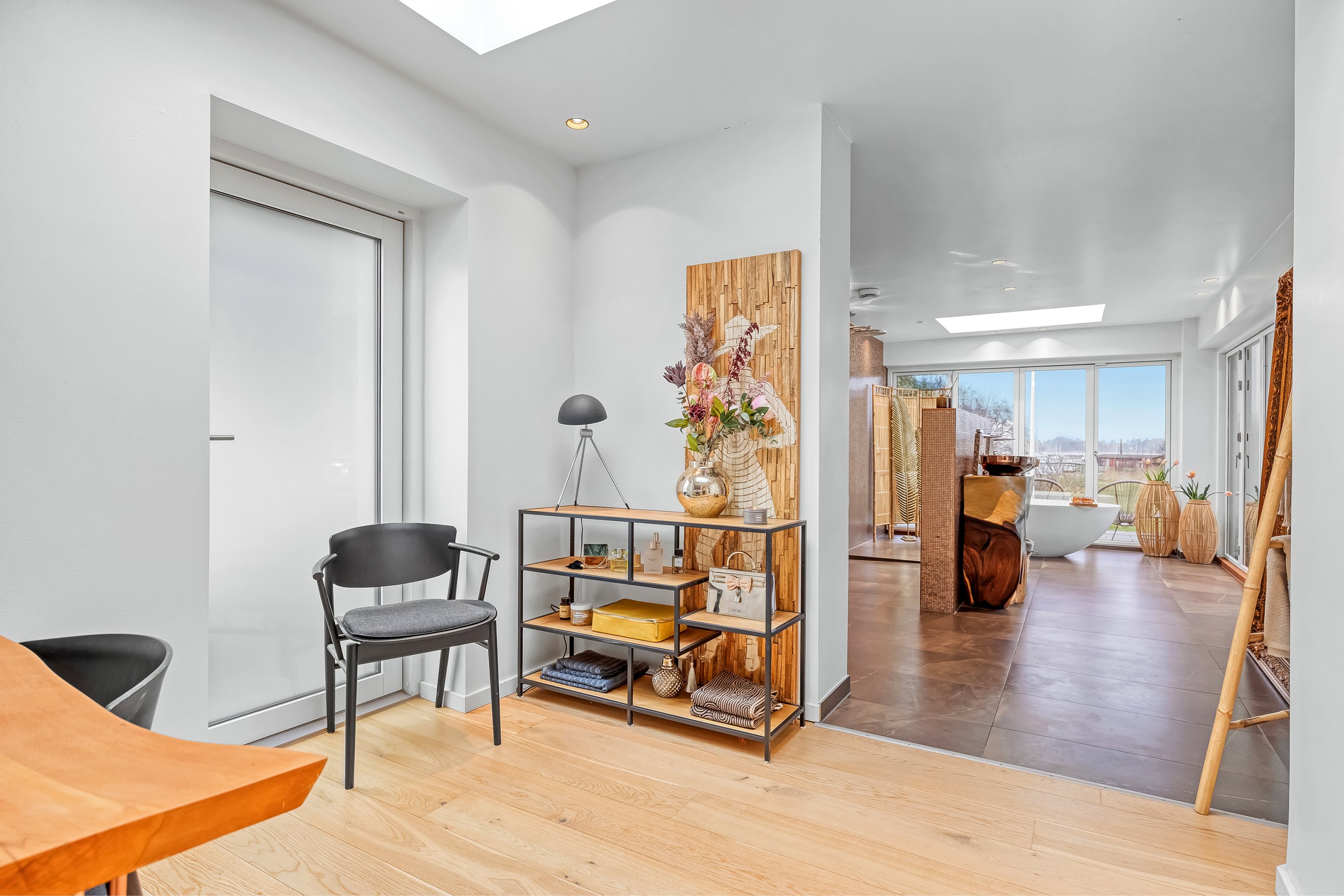 Fremhævet gang billede i fuldskærmstilstand. Billede af Strandhøjen 2, 3600 Frederikssund