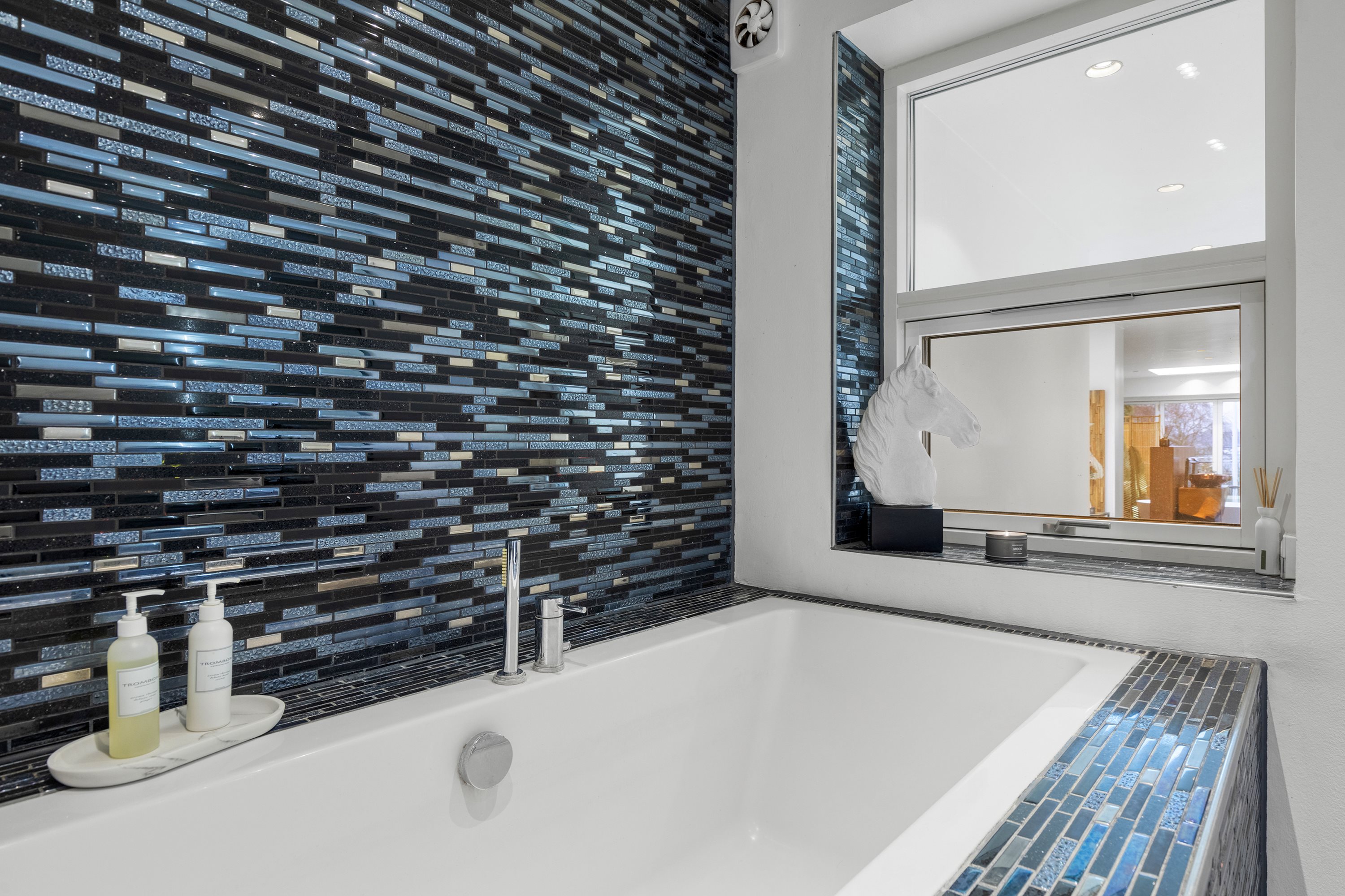 Fremhævet badeværelse billede i fuldskærmstilstand. Billede af Strandhøjen 2, 3600 Frederikssund