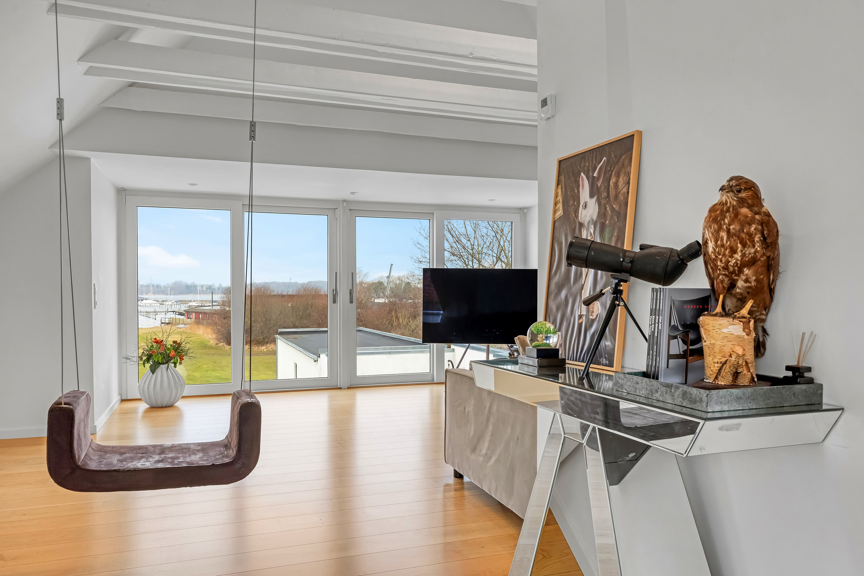 Fremhævet stue billede i fuldskærmstilstand. Billede af Strandhøjen 2, 3600 Frederikssund