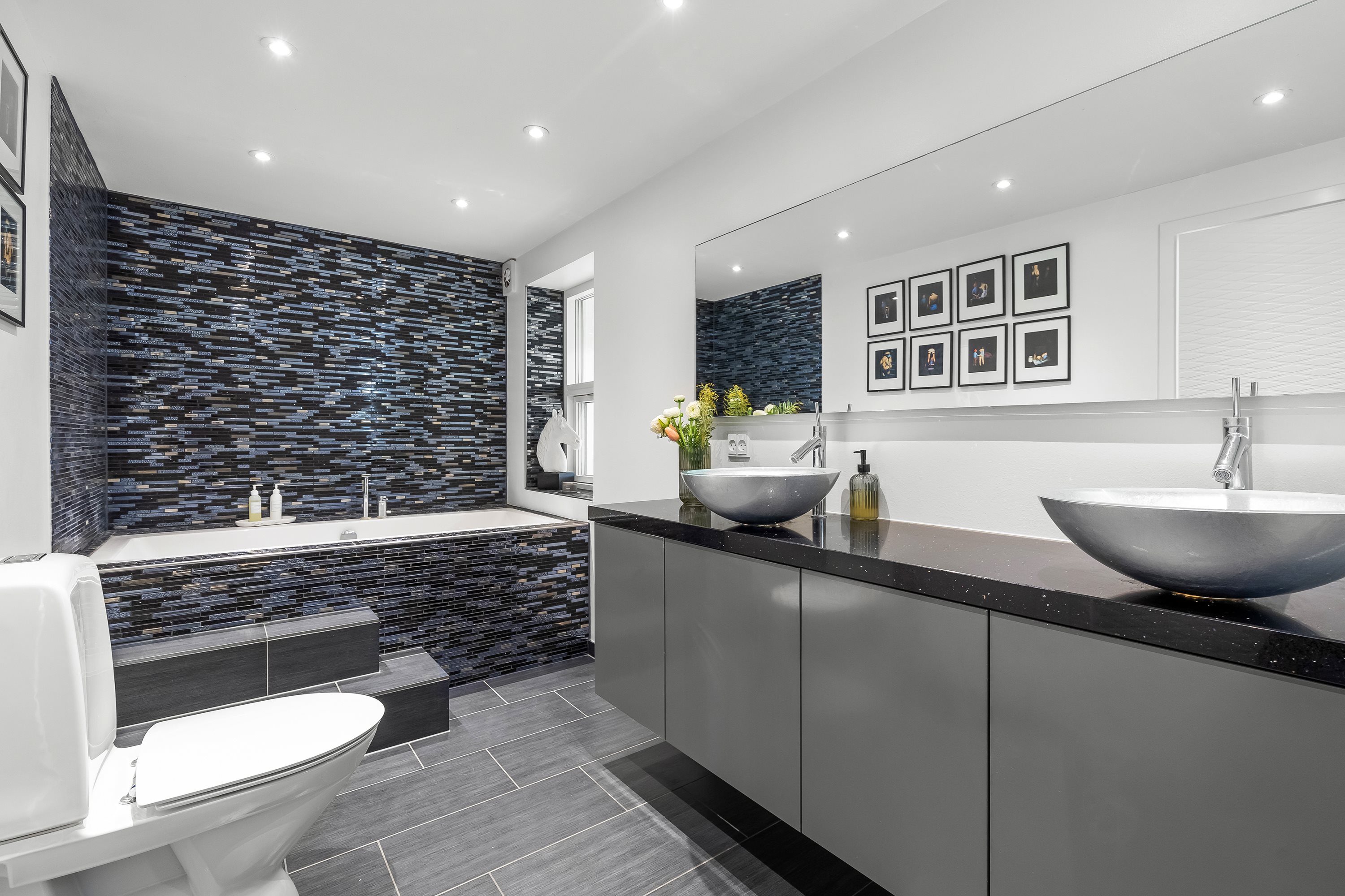 Fremhævet badeværelse billede i fuldskærmstilstand. Billede af Strandhøjen 2, 3600 Frederikssund