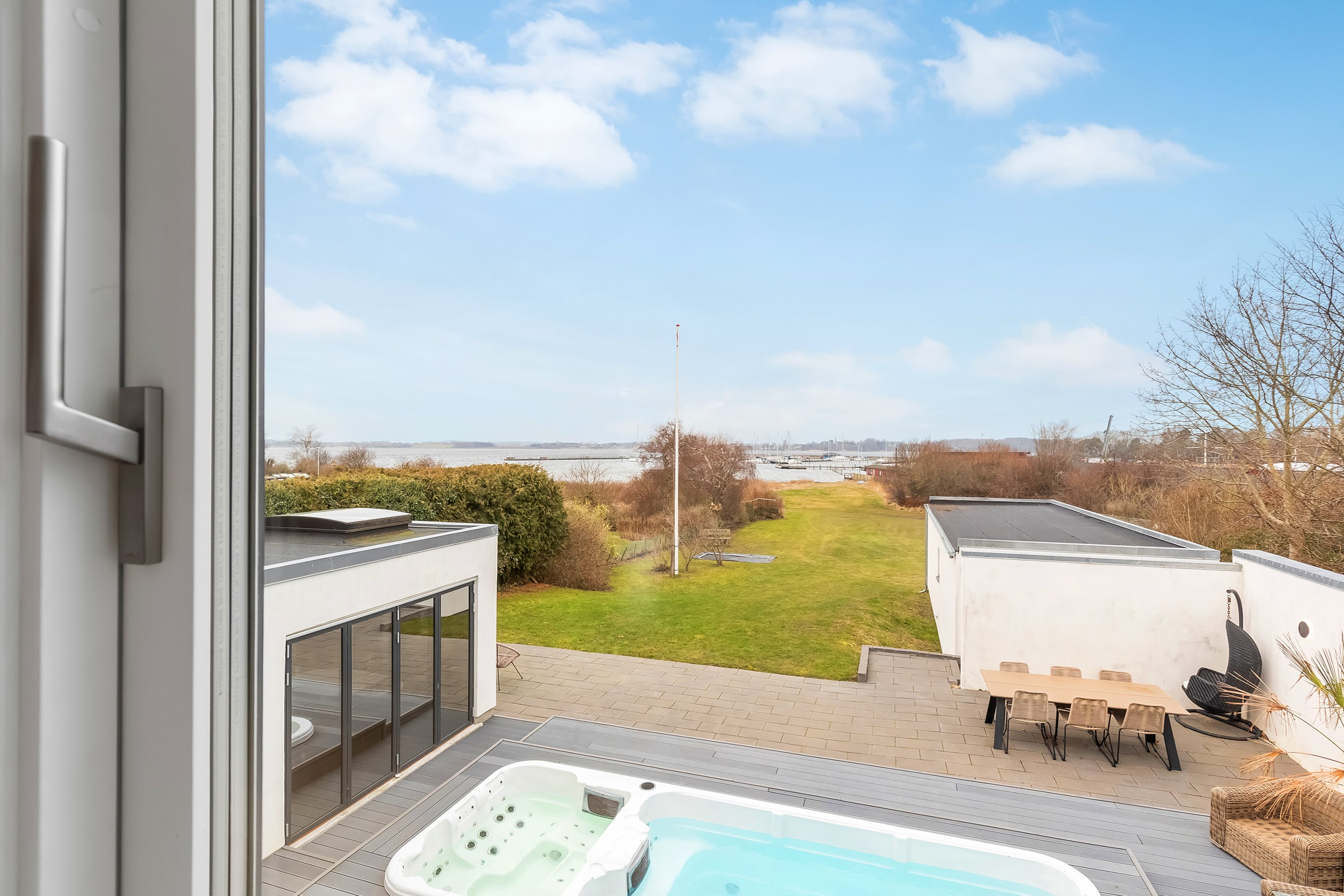 Fremhævet udsigt billede i fuldskærmstilstand. Billede af Strandhøjen 2, 3600 Frederikssund