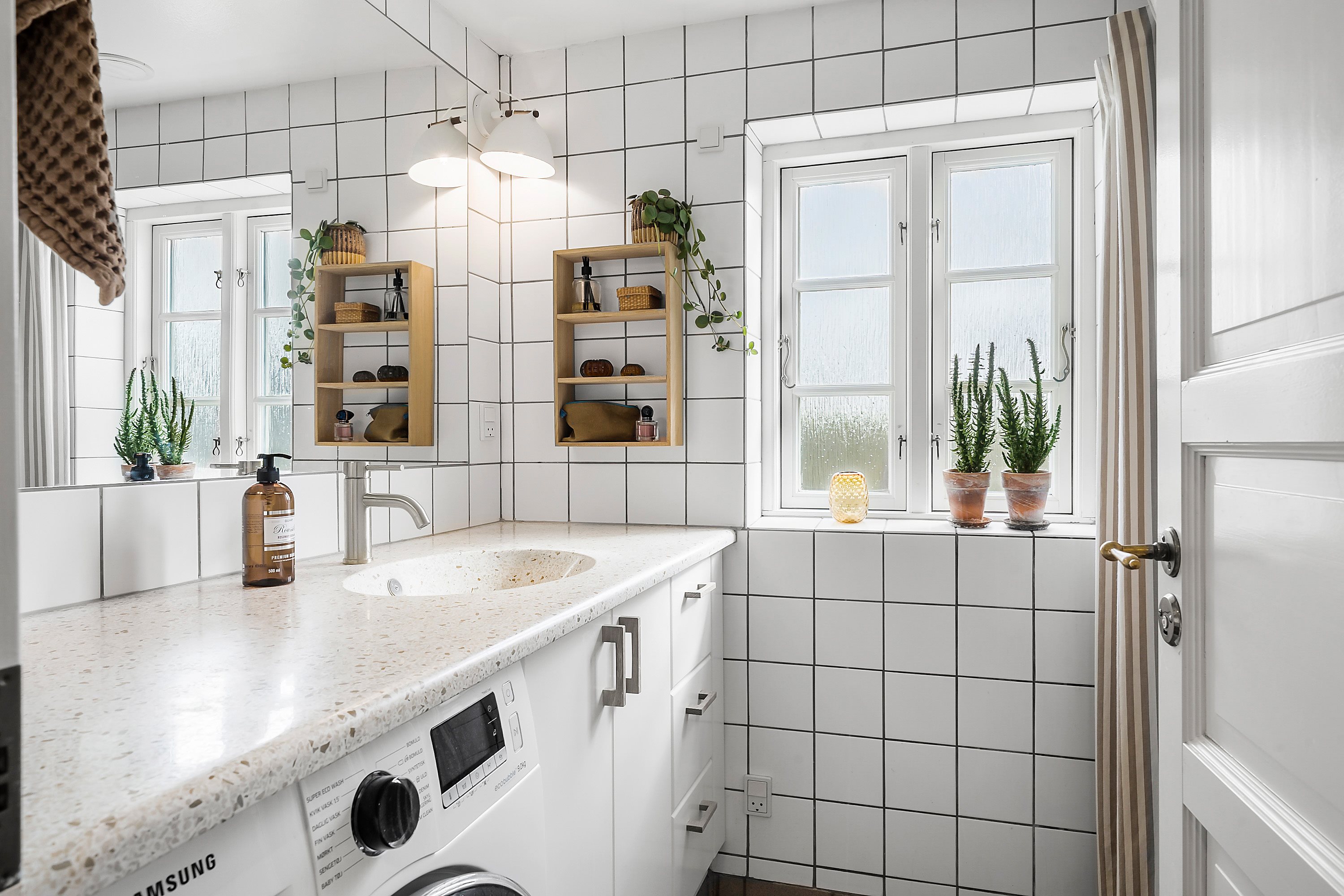 Fremhævet badeværelse billede i fuldskærmstilstand. Billede af Strandagervej 11, Dyngby Strand, 8300 Odder