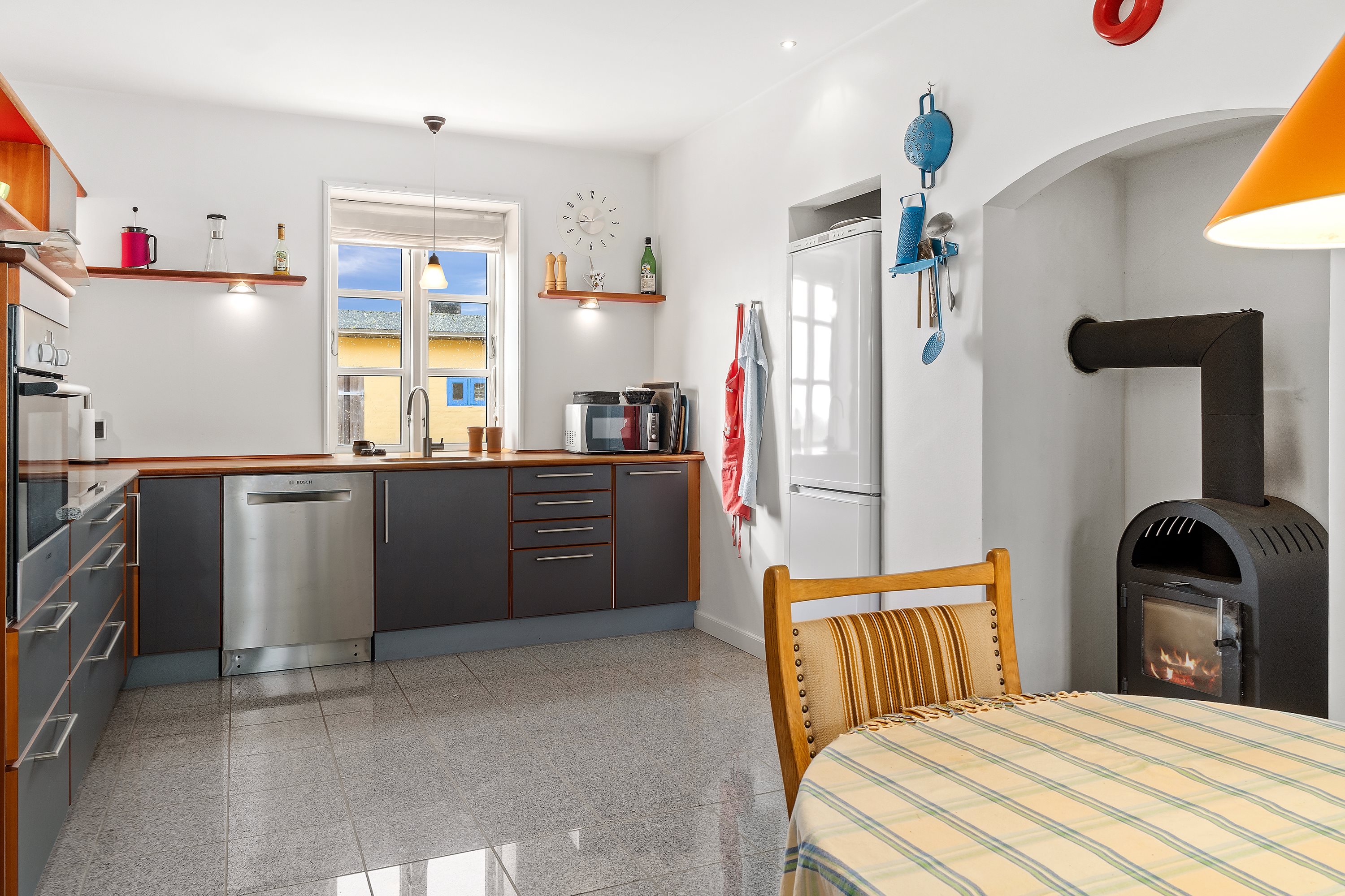 Fremhævet køkken alrum billede i fuldskærmstilstand. Billede af Vantorevej 74, 4880 Nysted