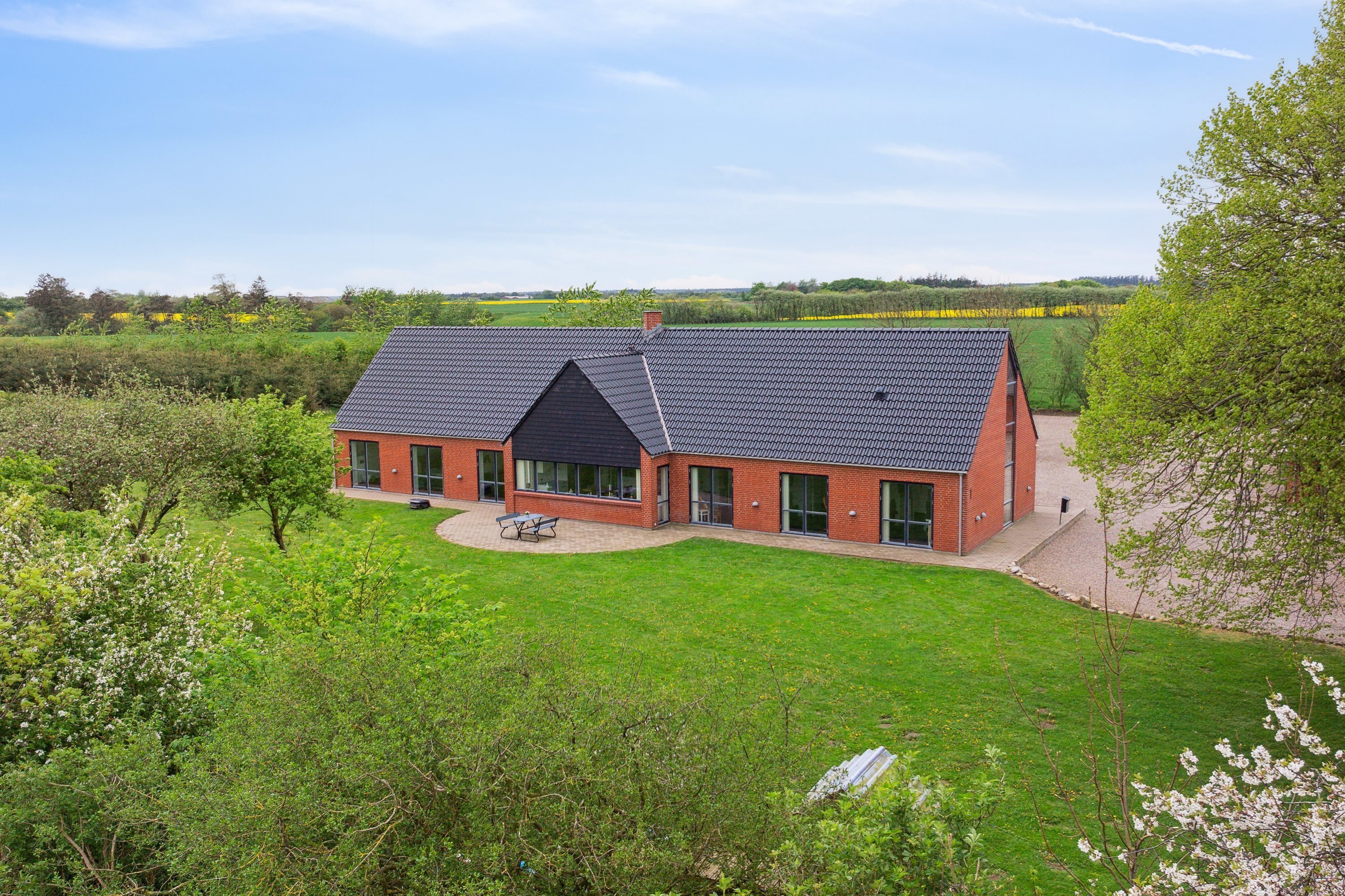 Miniaturebillede 1: . Billede af Kjærgårdsmøllevej 1, Ølby, 7600 Struer