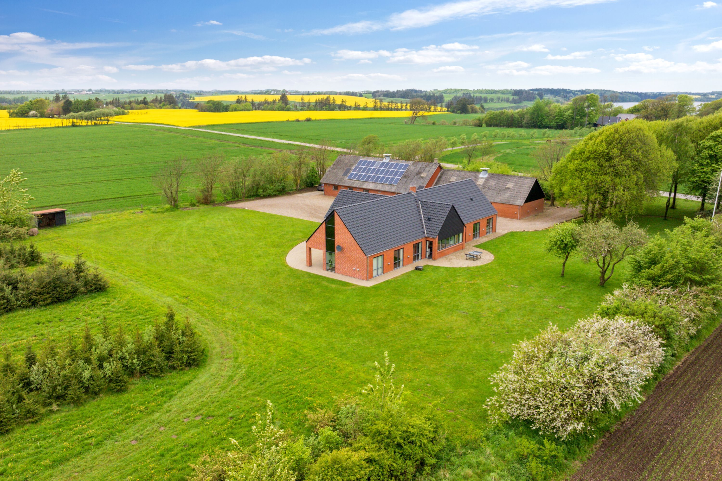Fremhævet  billede i fuldskærmstilstand. Billede af Kjærgårdsmøllevej 1, Ølby, 7600 Struer
