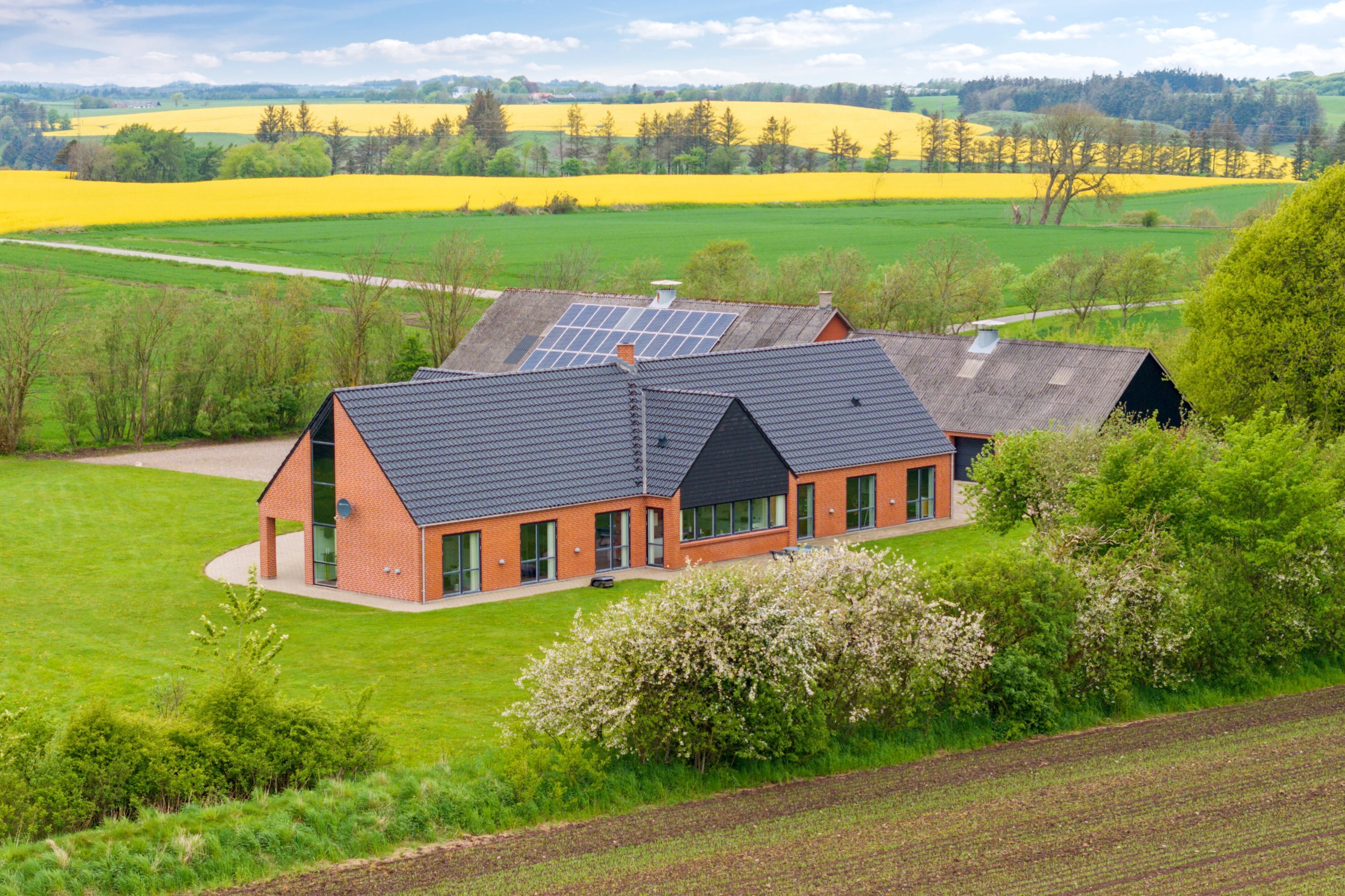 Fremhævet  billede i fuldskærmstilstand. Billede af Kjærgårdsmøllevej 1, Ølby, 7600 Struer