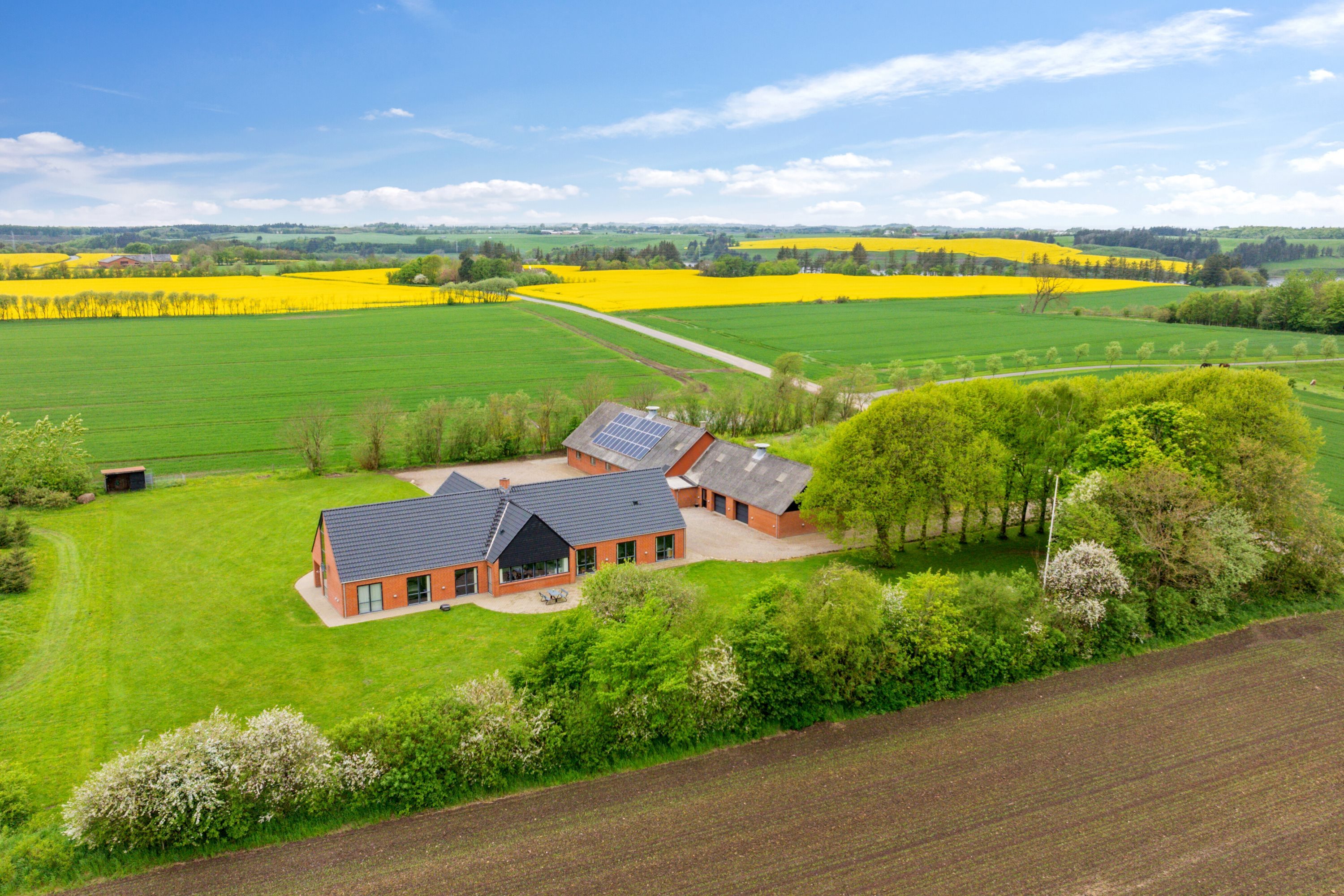 Fremhævet  billede i fuldskærmstilstand. Billede af Kjærgårdsmøllevej 1, Ølby, 7600 Struer