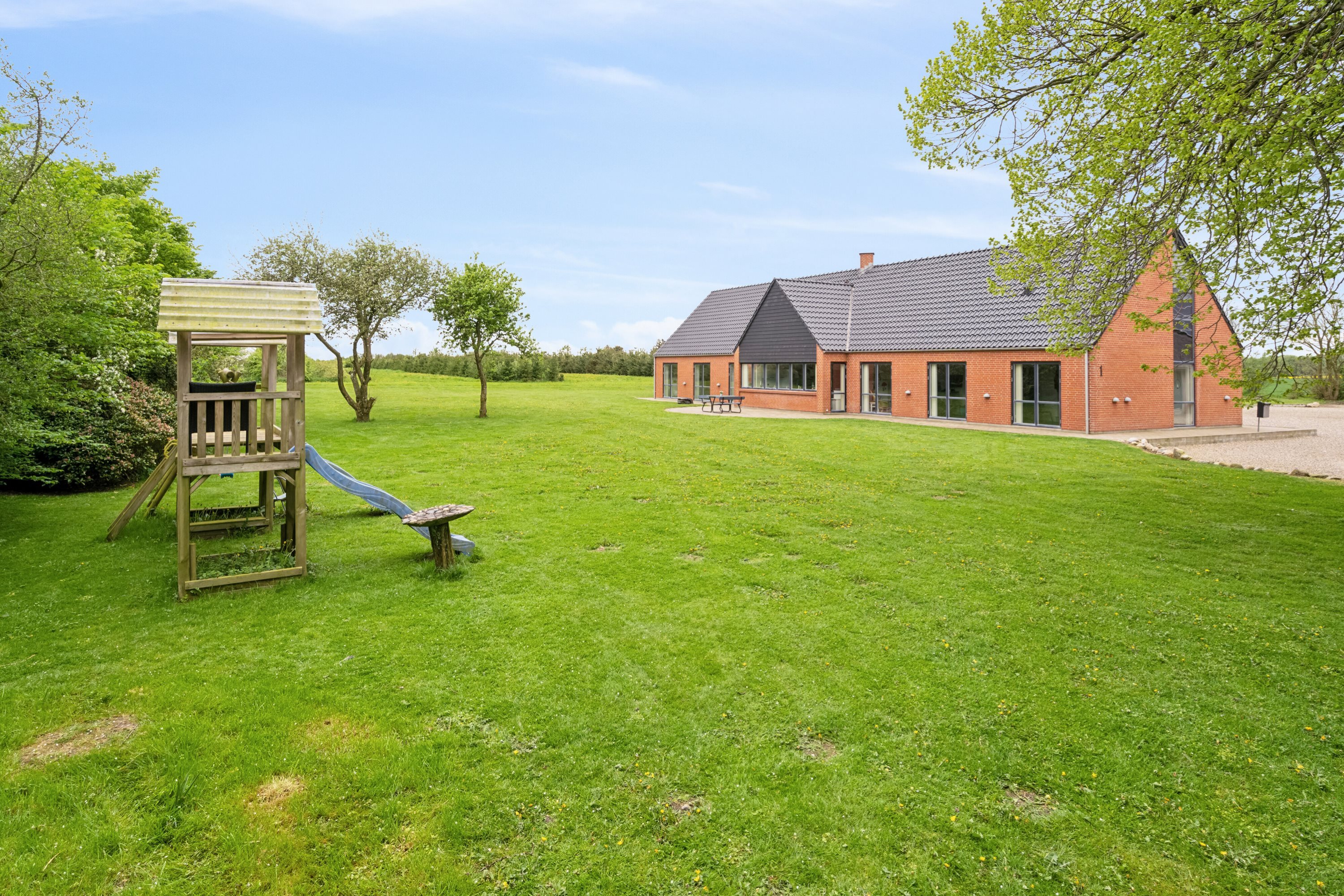 Fremhævet  billede i fuldskærmstilstand. Billede af Kjærgårdsmøllevej 1, Ølby, 7600 Struer