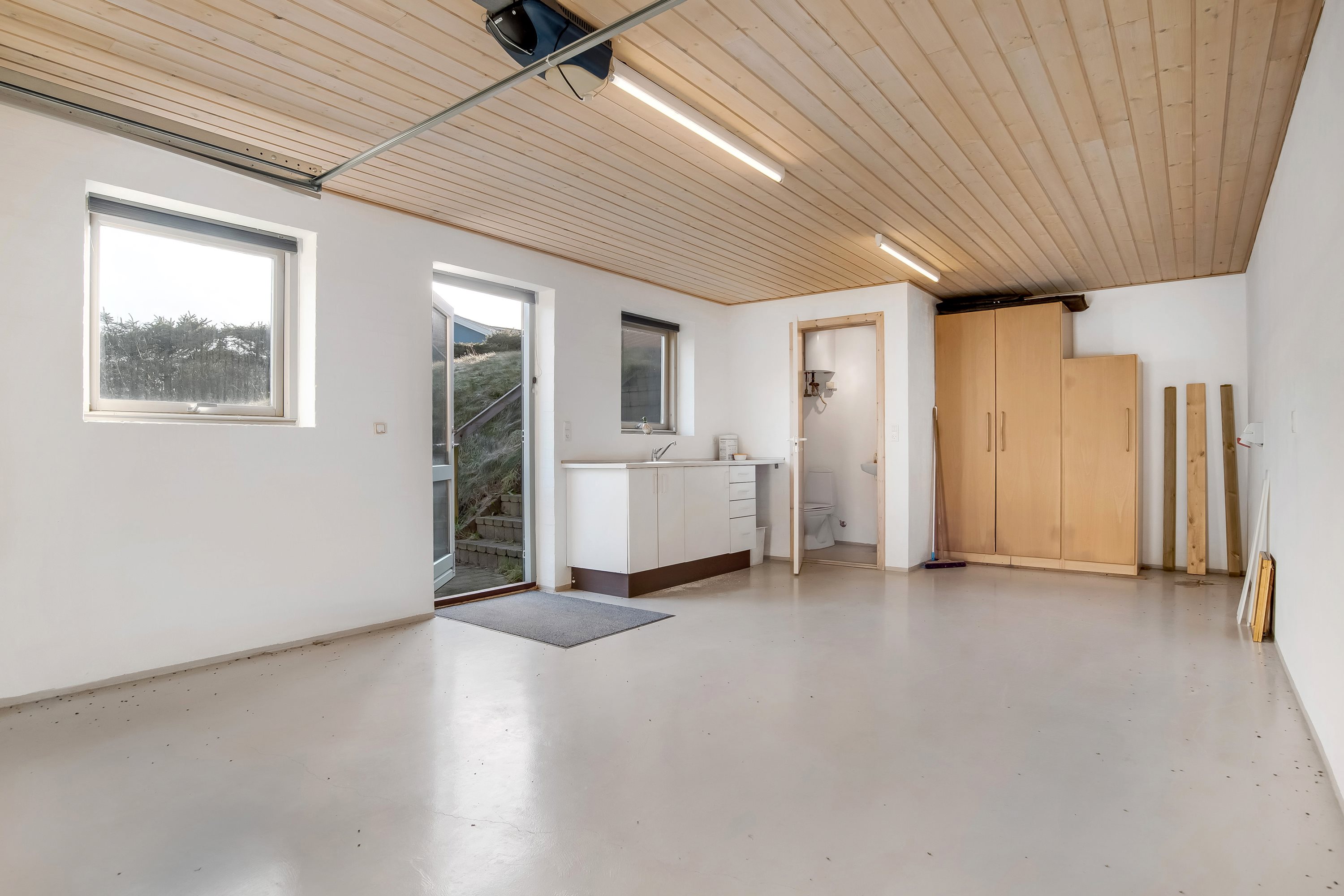 Fremhævet garage billede i fuldskærmstilstand. Billede af Granvej 13, Toftum Bjg, 7600 Struer