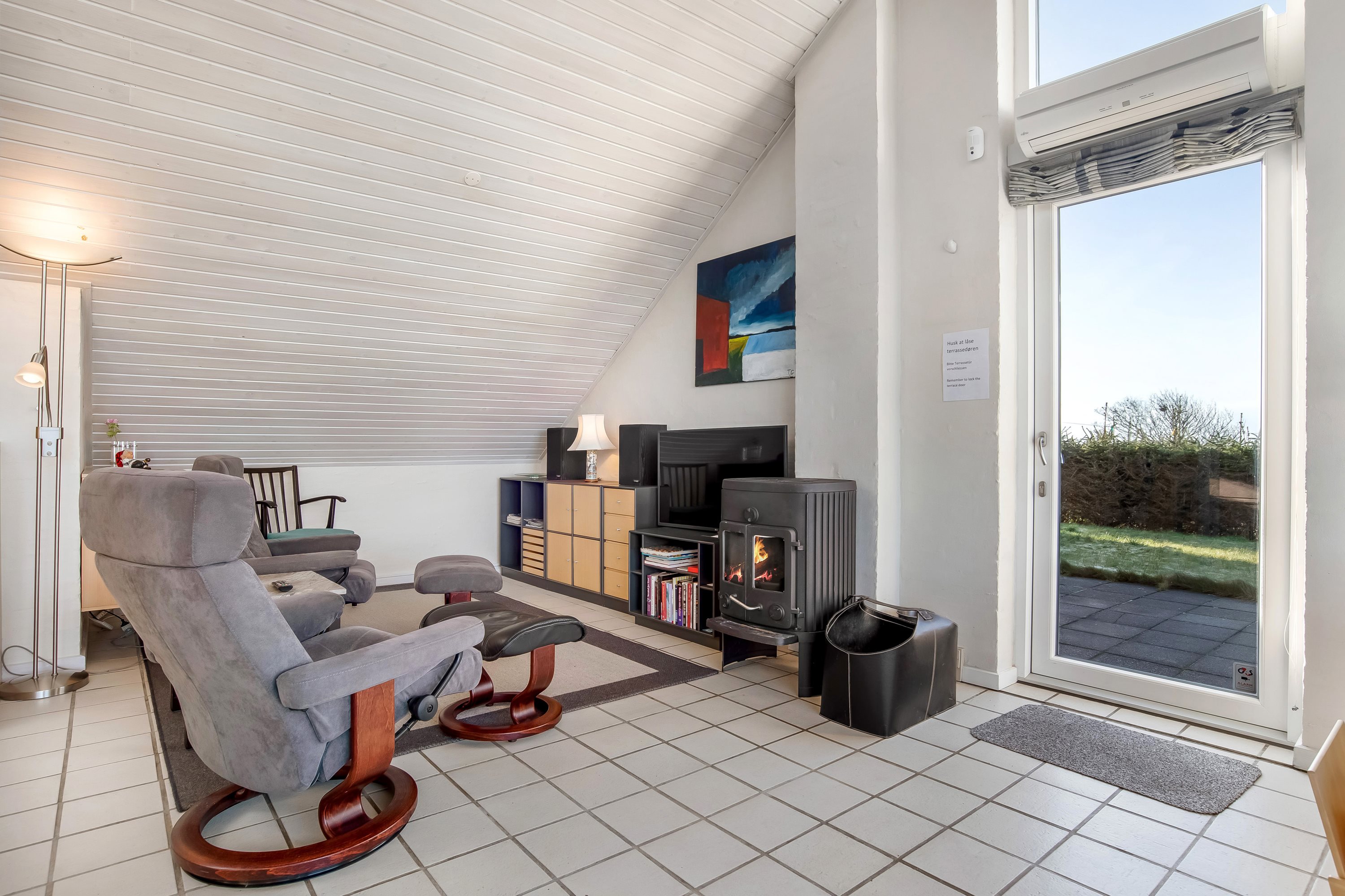 Fremhævet stue billede i fuldskærmstilstand. Billede af Granvej 13, Toftum Bjg, 7600 Struer