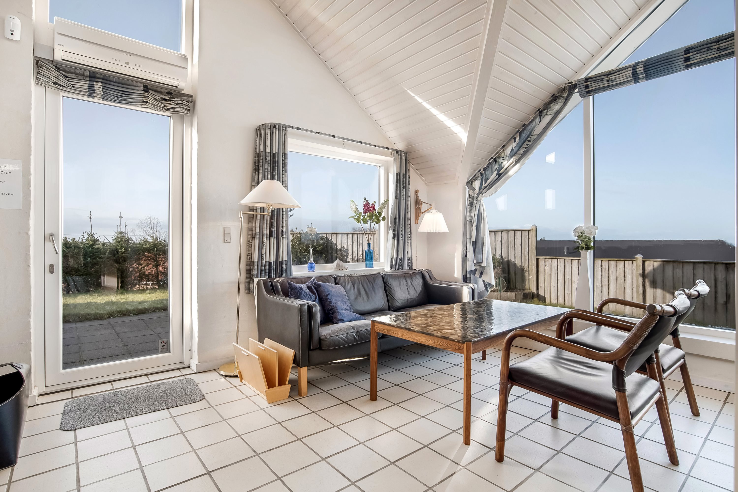 Fremhævet stue billede i fuldskærmstilstand. Billede af Granvej 13, Toftum Bjg, 7600 Struer