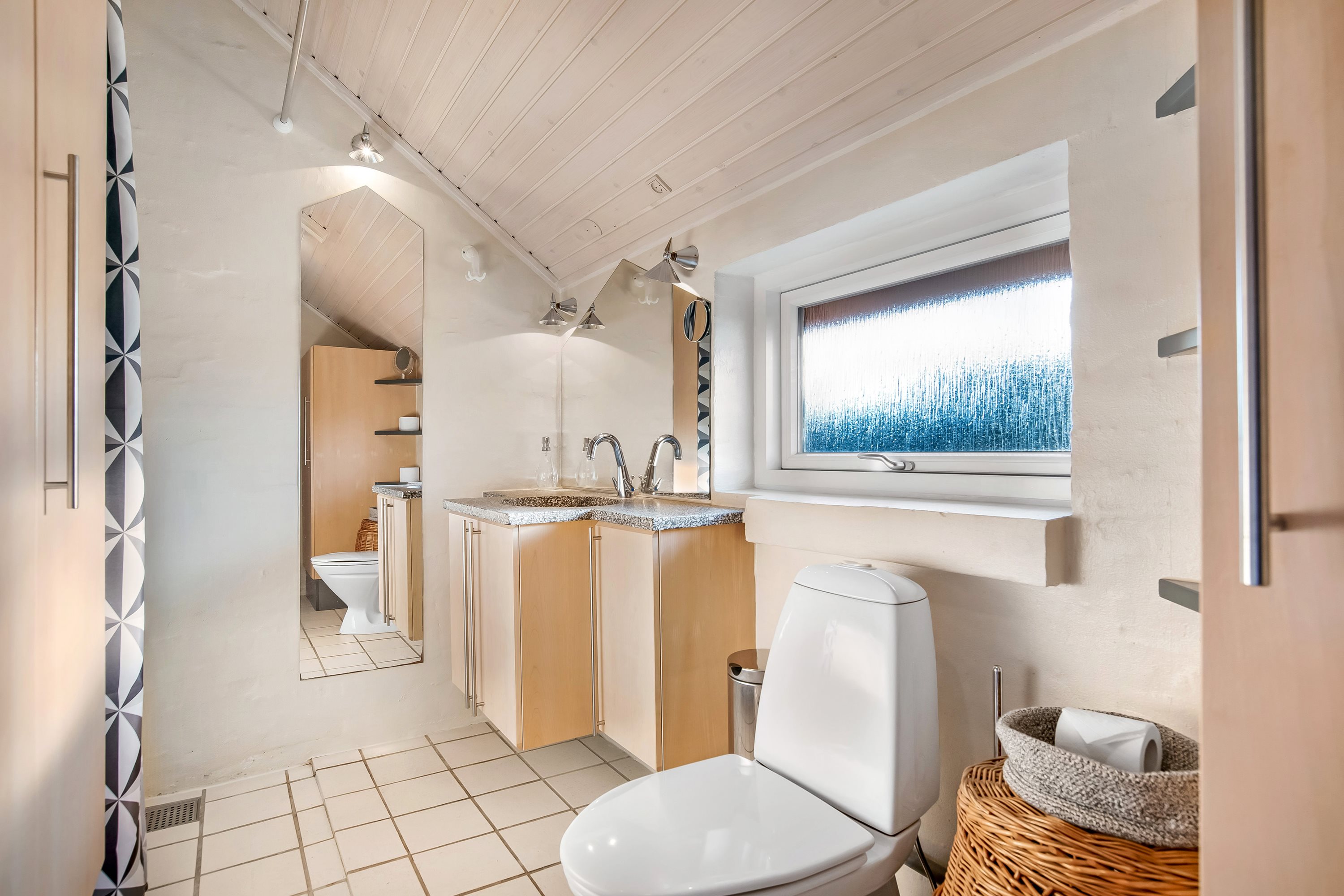 Fremhævet badeværelse billede i fuldskærmstilstand. Billede af Granvej 13, Toftum Bjg, 7600 Struer