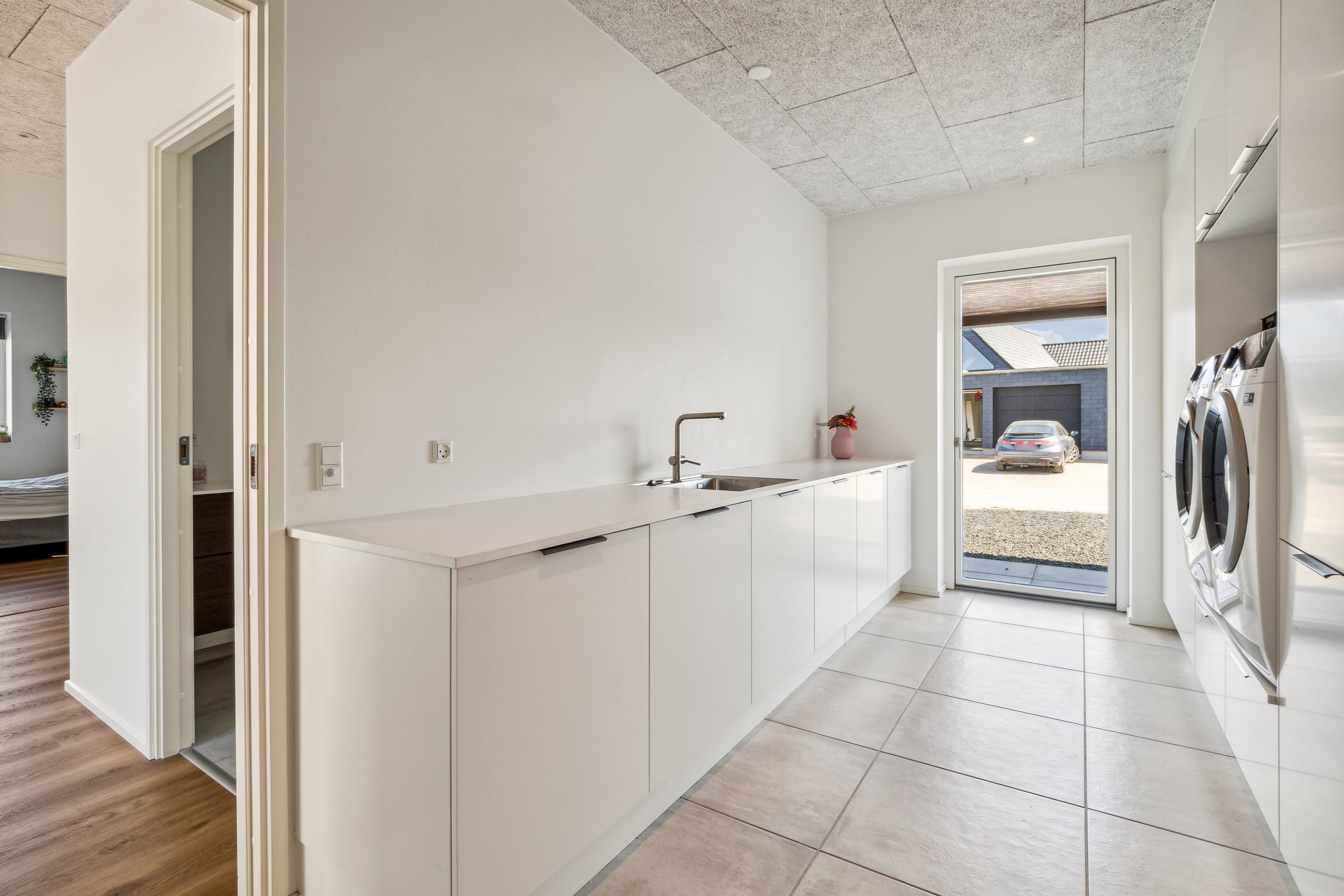 Fremhævet køkken billede i fuldskærmstilstand. Billede af Peder Hausgaards Vej 42, Klitmøller, 7700 Thisted