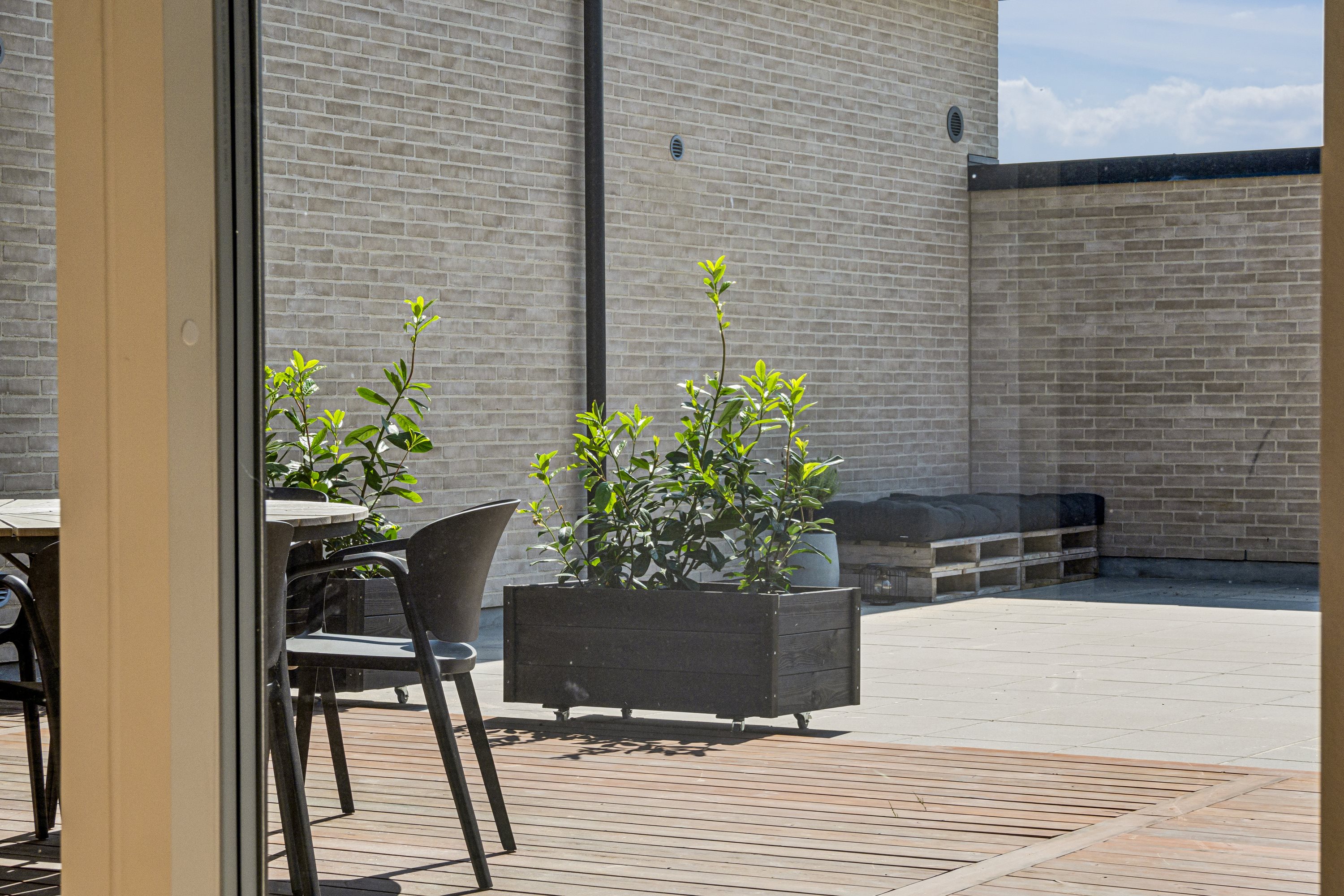 Fremhævet terrasse billede i fuldskærmstilstand. Billede af Peder Hausgaards Vej 42, Klitmøller, 7700 Thisted