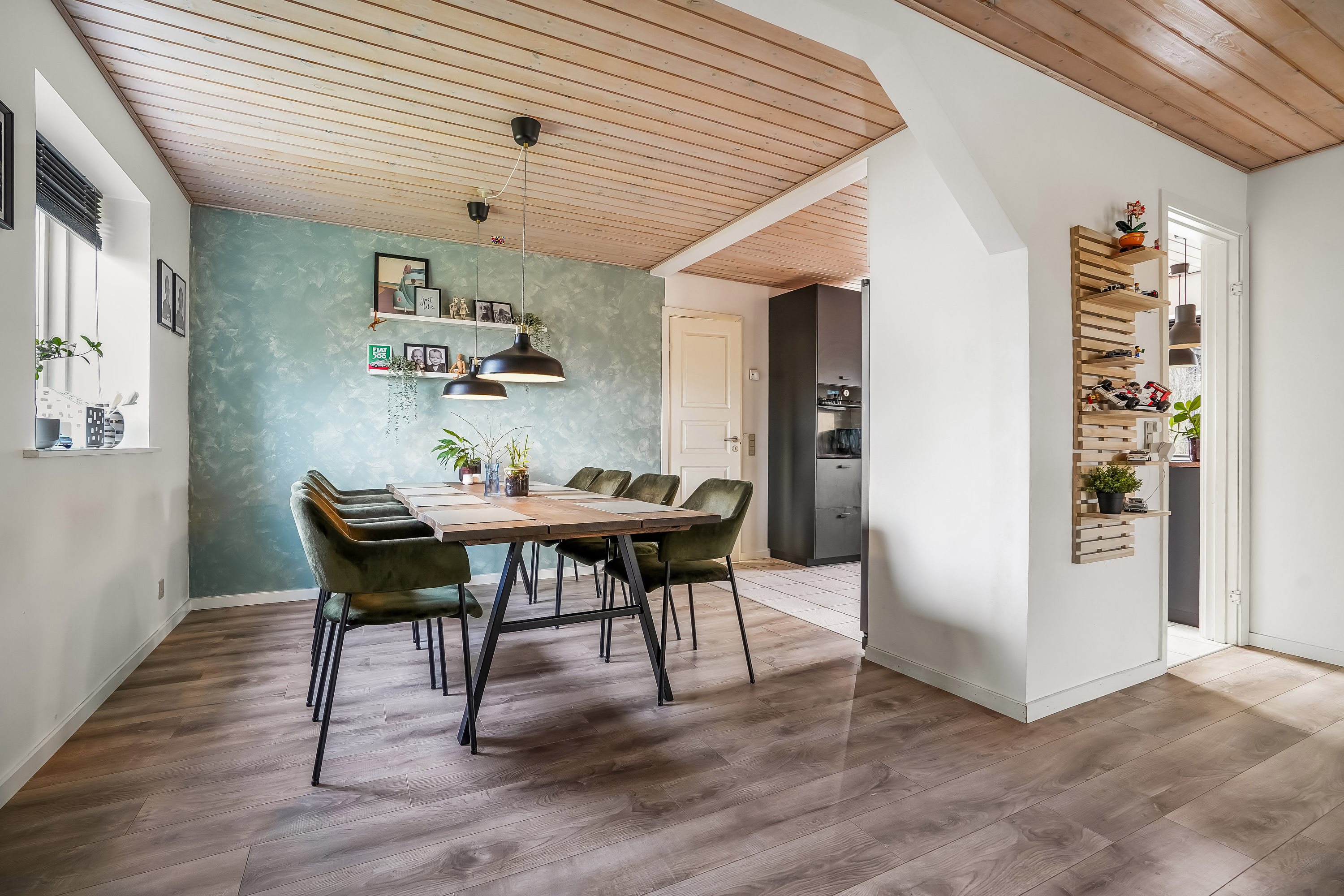 Fremhævet stue billede i fuldskærmstilstand. Billede af Ørslevvej 16, Ellesø, 5592 Ejby