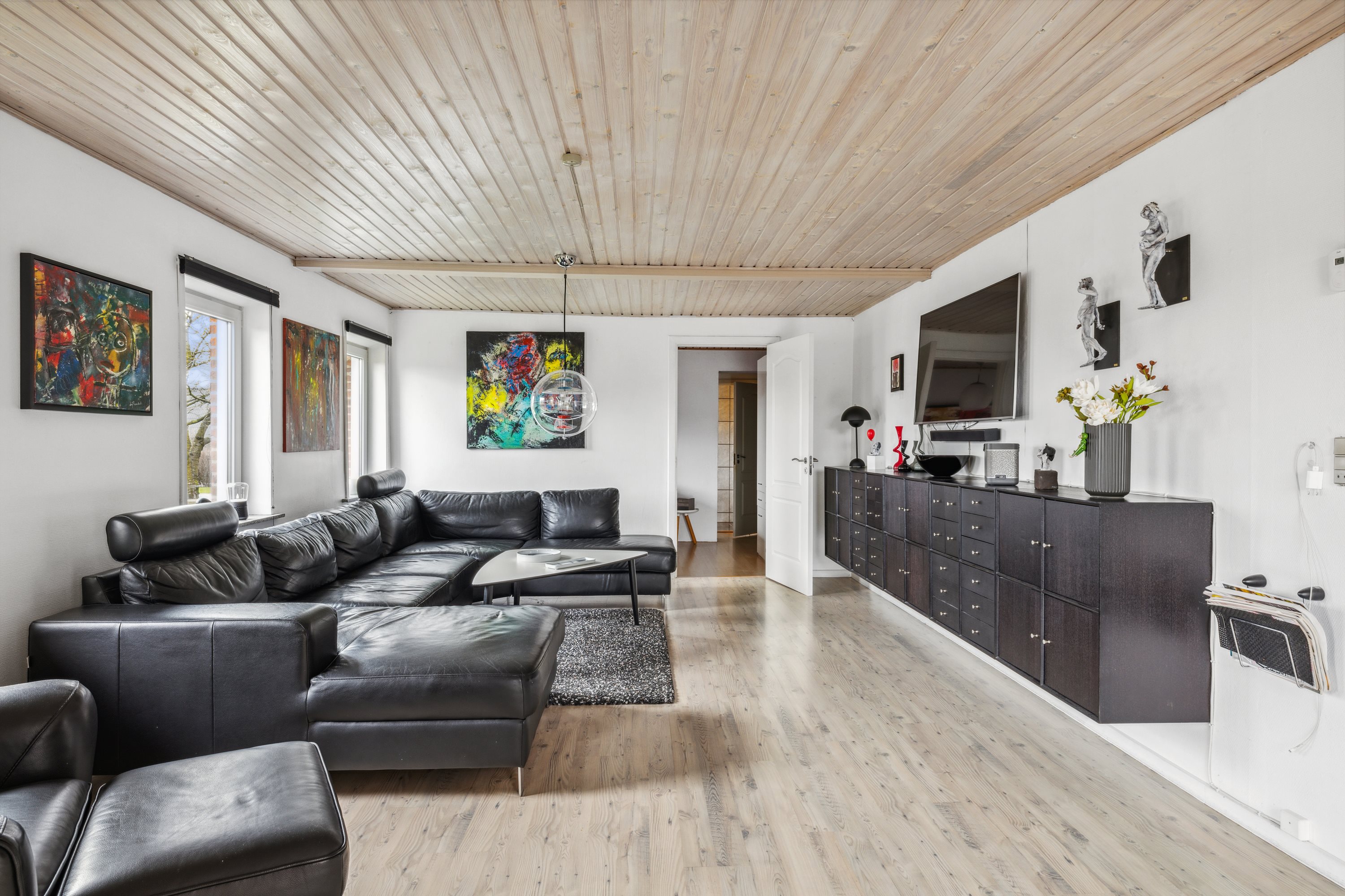 Fremhævet stue billede i fuldskærmstilstand. Billede af Hviddingvej 11, Hammershøj, 8830 Tjele