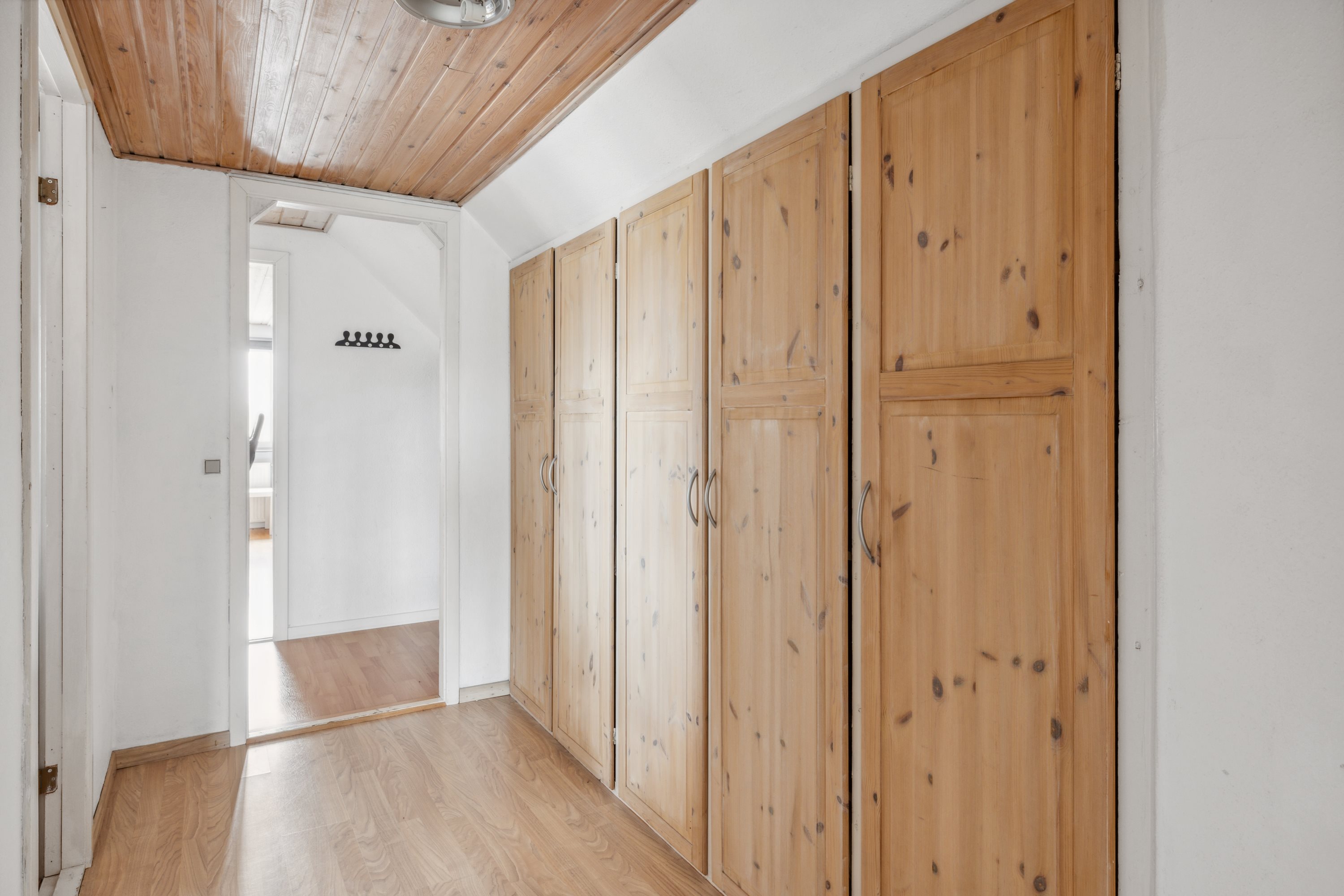 Fremhævet gang billede i fuldskærmstilstand. Billede af Hviddingvej 11, Hammershøj, 8830 Tjele