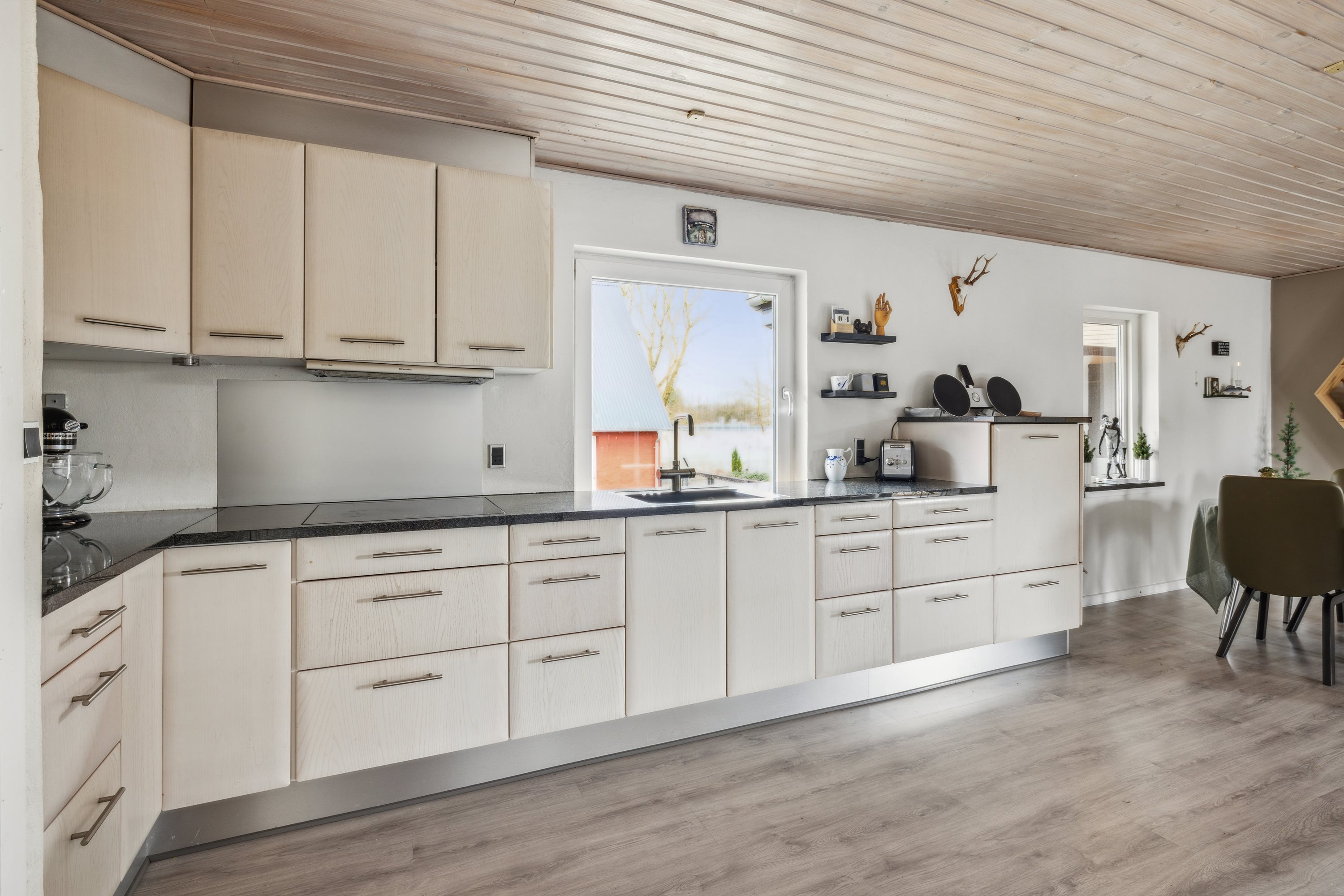 Fremhævet køkken billede i fuldskærmstilstand. Billede af Hviddingvej 11, Hammershøj, 8830 Tjele