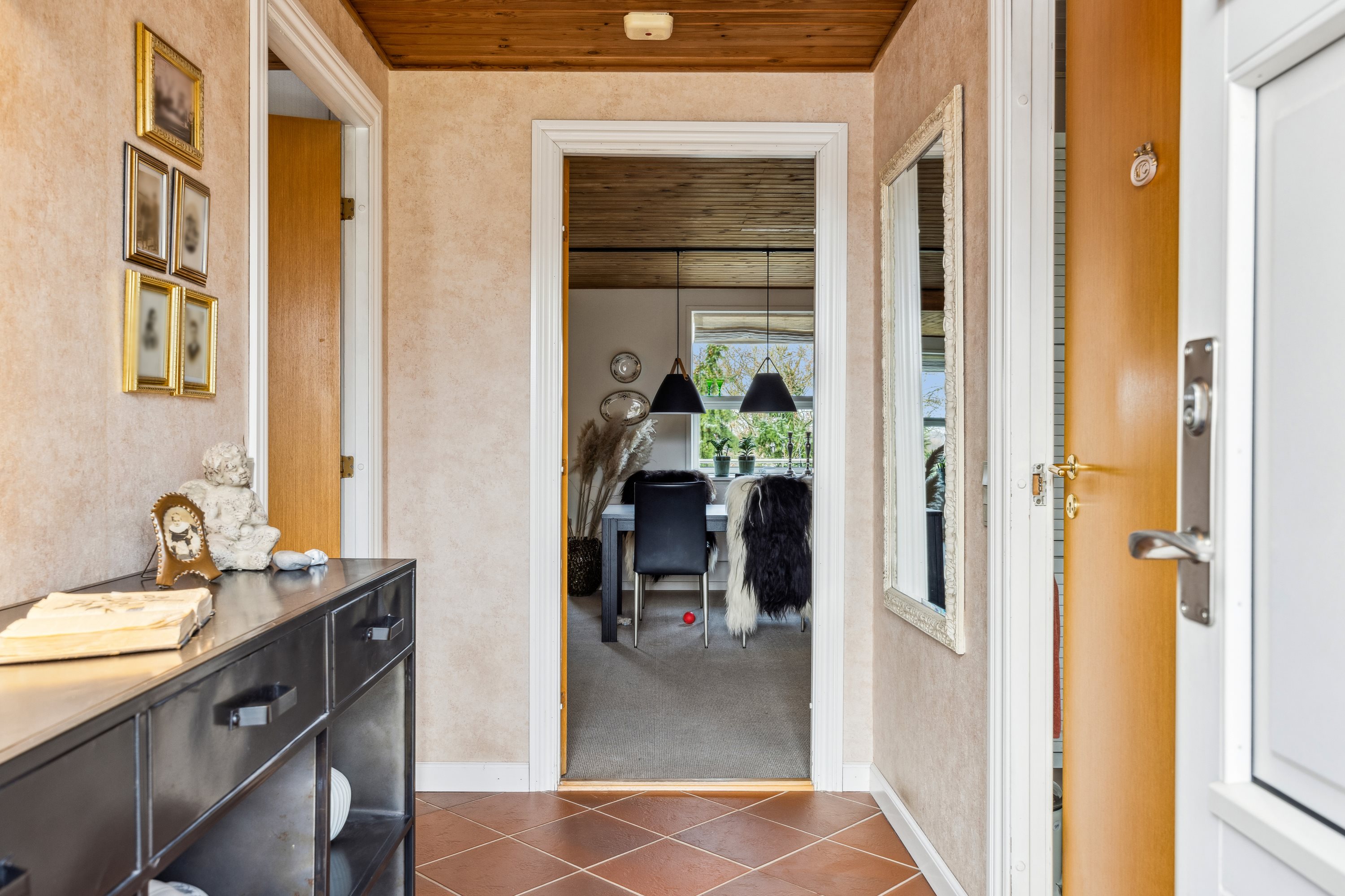 Fremhævet entré billede i fuldskærmstilstand. Billede af Skrænten 9, 8961 Allingåbro