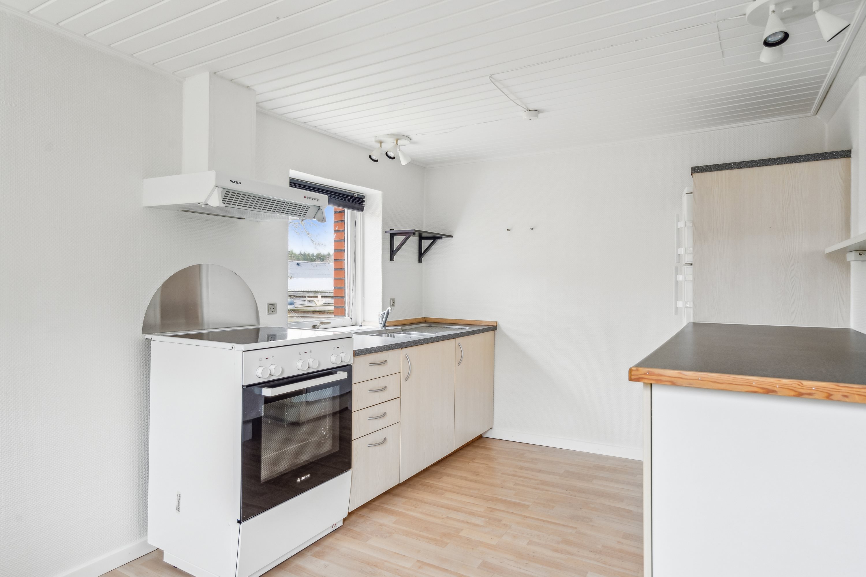 Fremhævet køkken billede i fuldskærmstilstand. Billede af Nyvangsvej 3, Hadsund, 9560 Hadsund