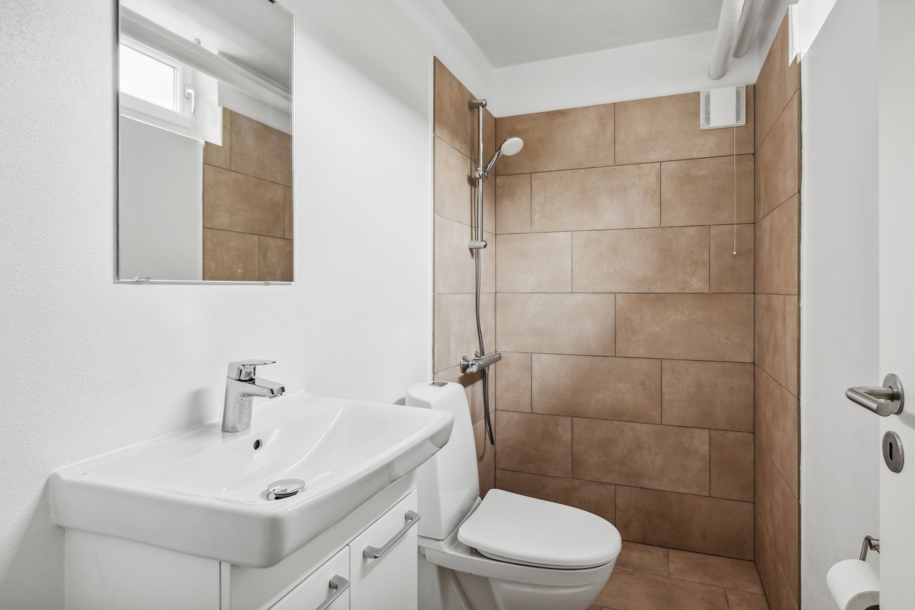 Fremhævet badeværelse billede i fuldskærmstilstand. Billede af Tjørnevej 2, Hammershøj, 8830 Tjele