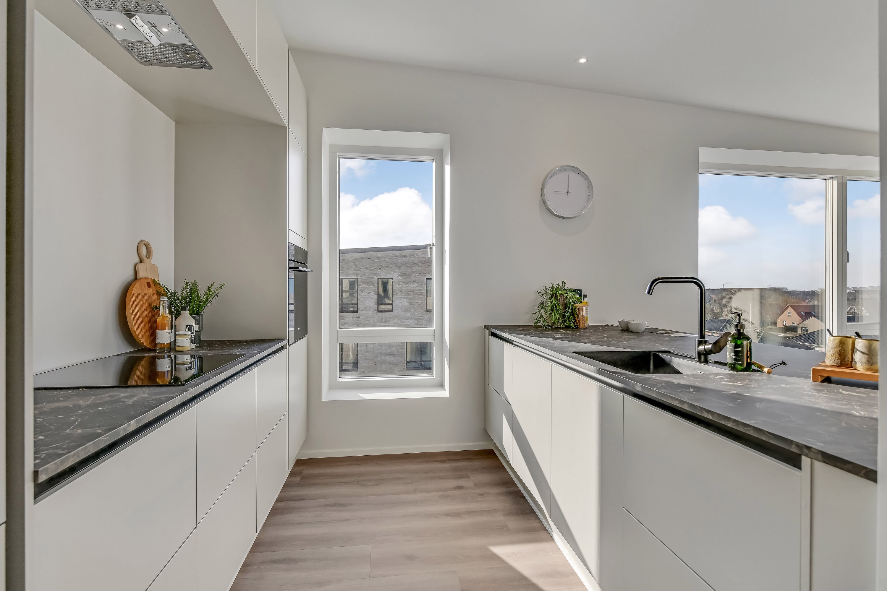 Fremhævet køkken billede i fuldskærmstilstand. Billede af Schaubparken 8, 3. th., 6700 Esbjerg