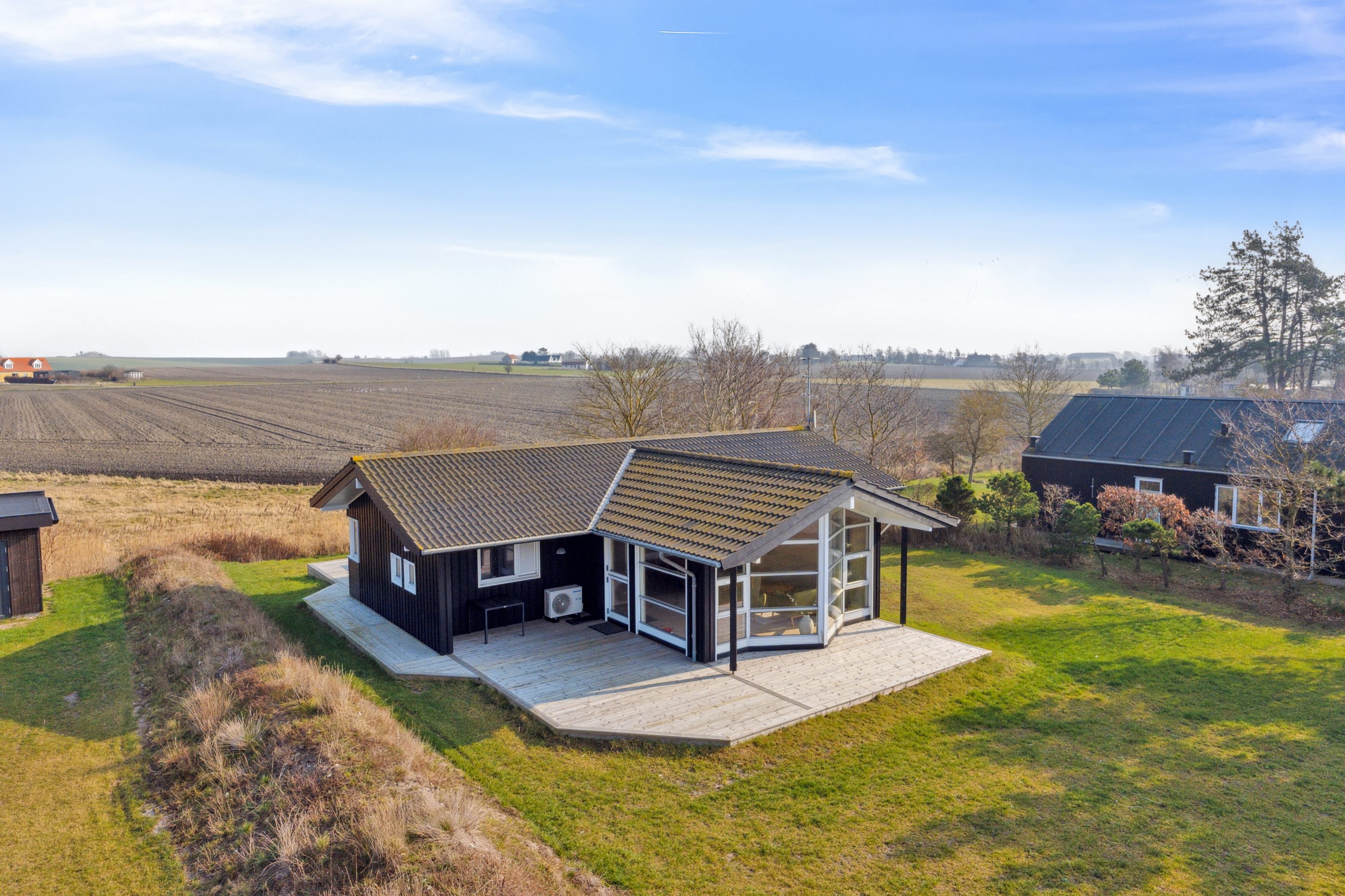 Miniaturebillede 1: set fra haven. Billede af Lundevej 16, Kirke Helsinge, 4281 Gørlev