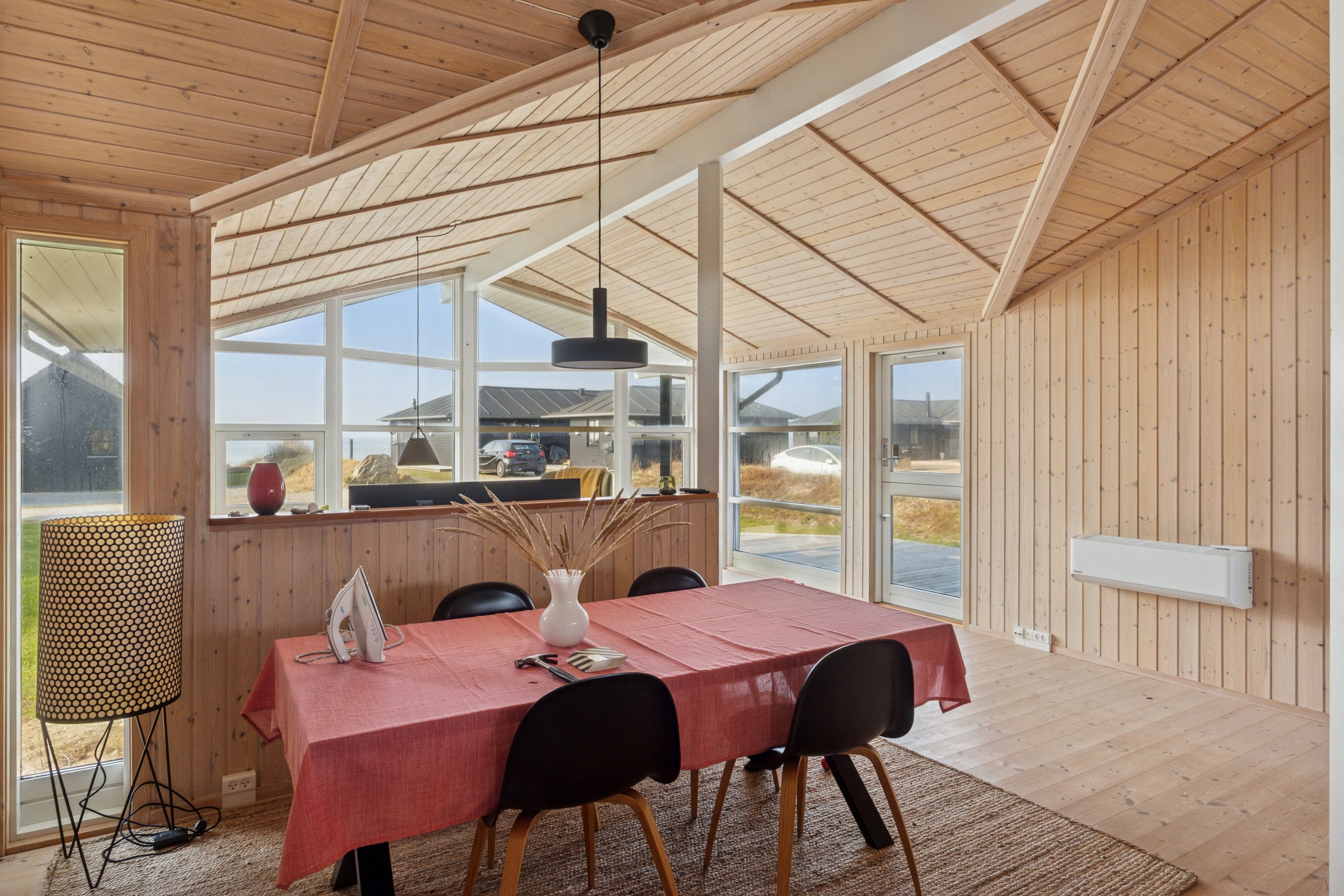 Fremhævet spiseplads billede i fuldskærmstilstand. Billede af Lundevej 16, Kirke Helsinge, 4281 Gørlev