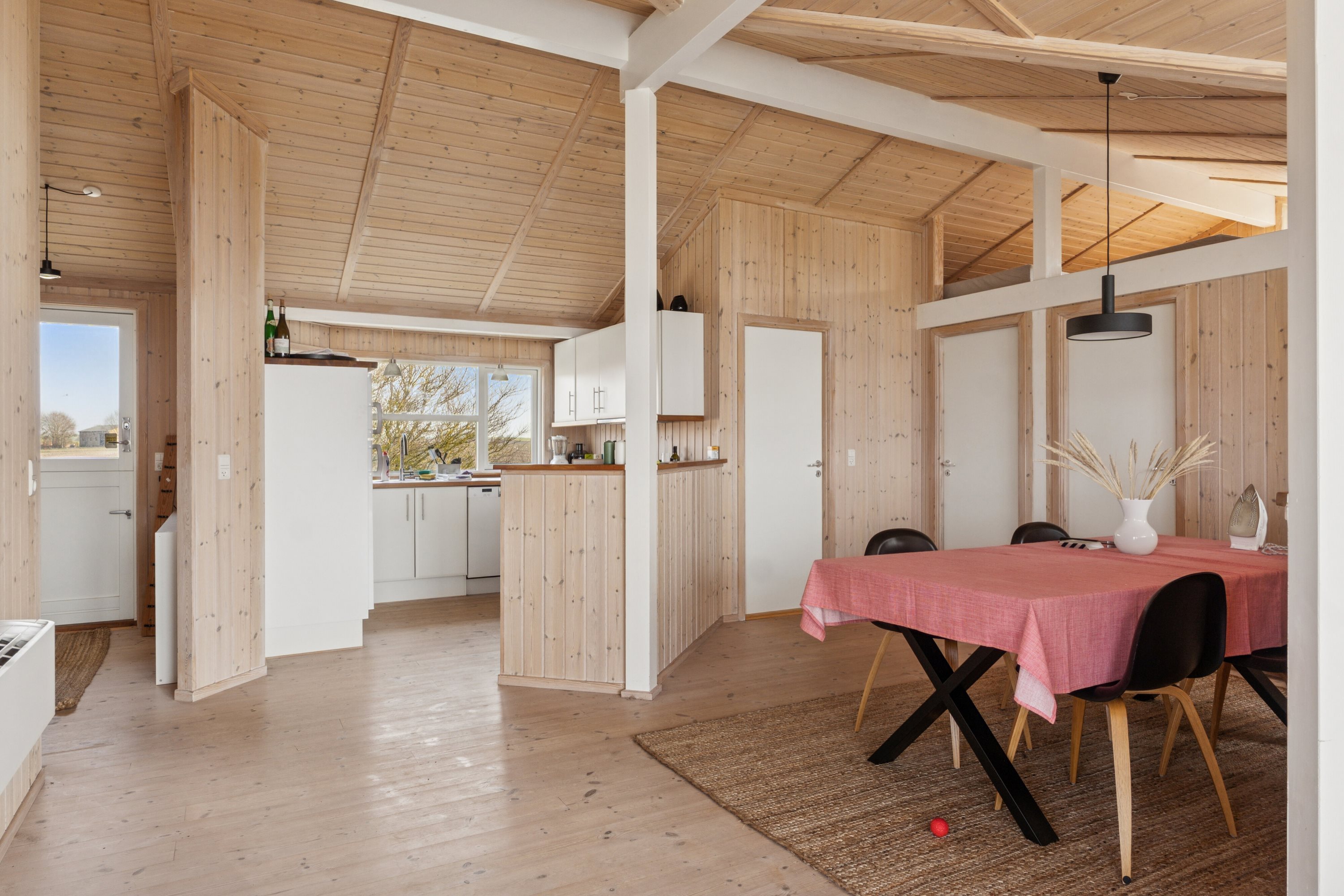 Fremhævet spiseplads billede i fuldskærmstilstand. Billede af Lundevej 16, Kirke Helsinge, 4281 Gørlev