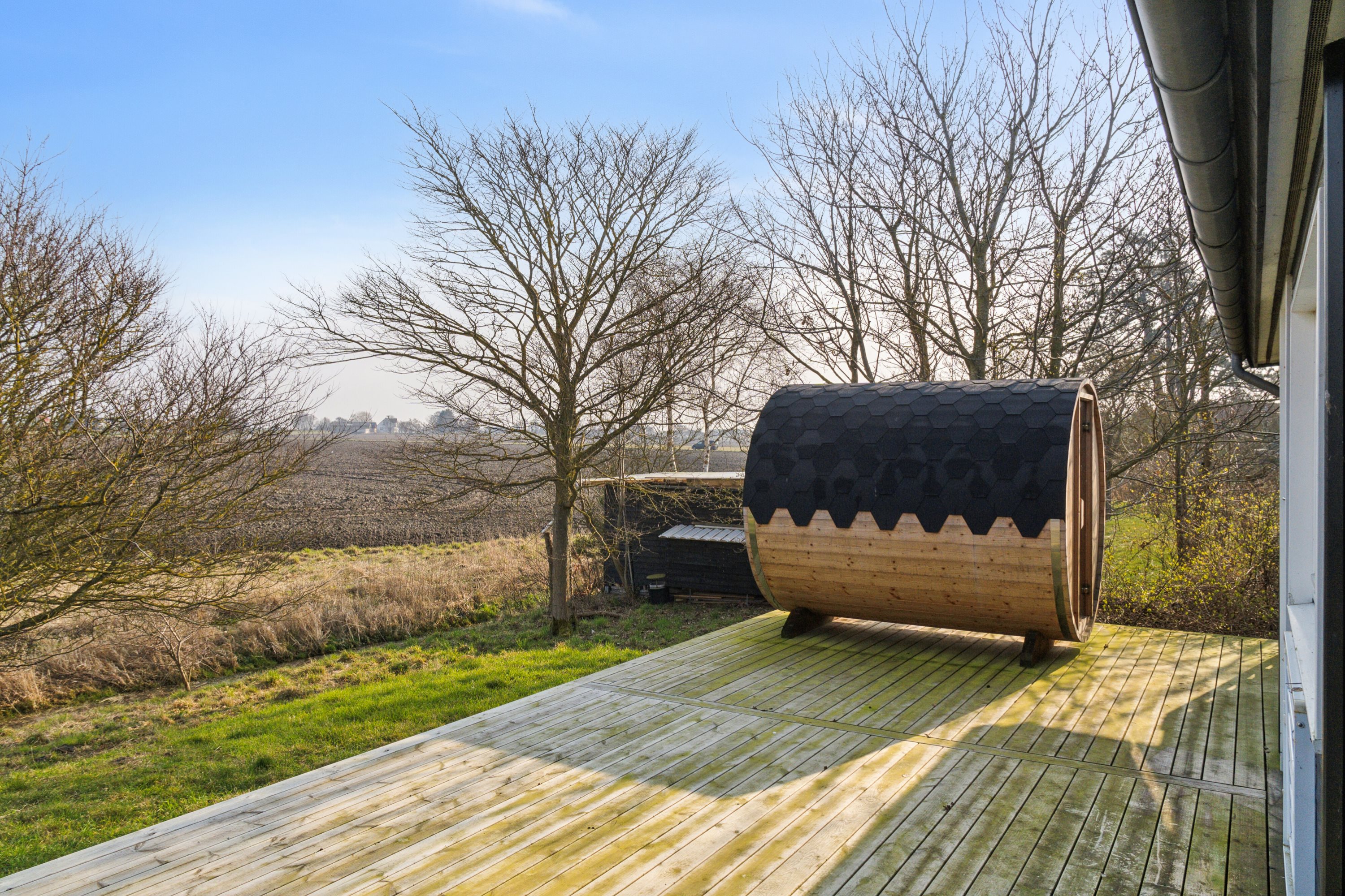 Fremhævet set fra haven billede i fuldskærmstilstand. Billede af Lundevej 16, Kirke Helsinge, 4281 Gørlev