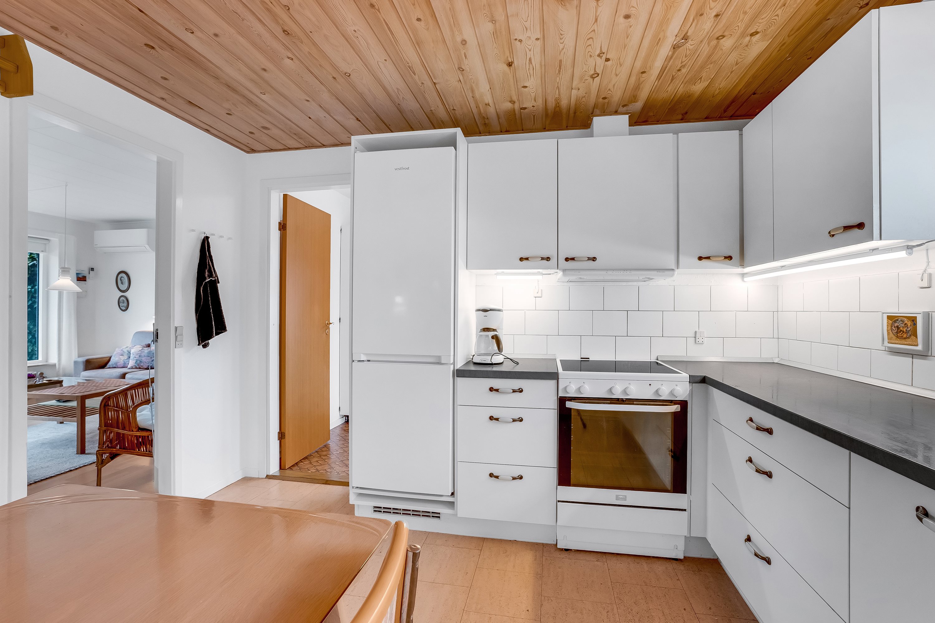 Fremhævet køkken billede i fuldskærmstilstand. Billede af Lindstrømsvej 3, 4941 Bandholm