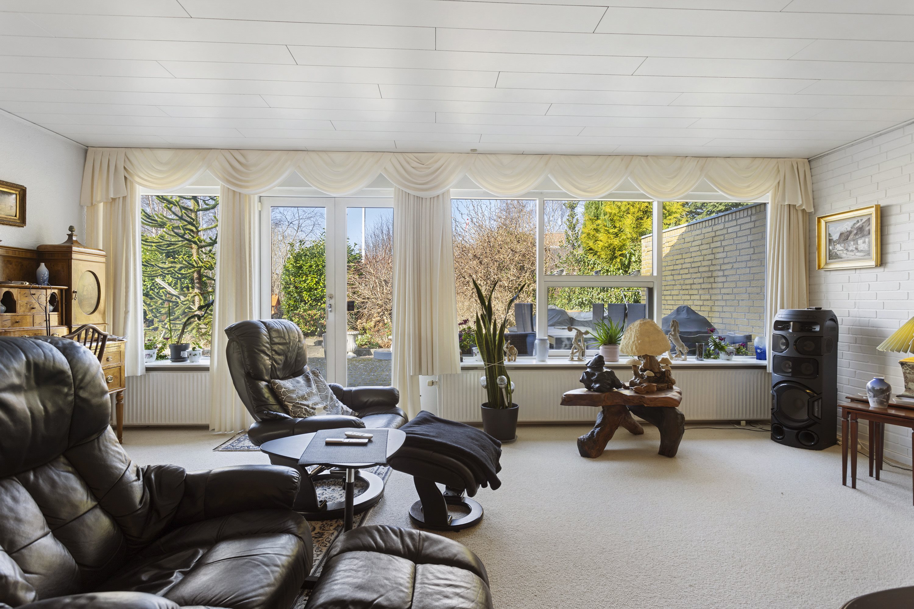 Fremhævet stue billede i fuldskærmstilstand. Billede af Granvej 2, 9320 Hjallerup