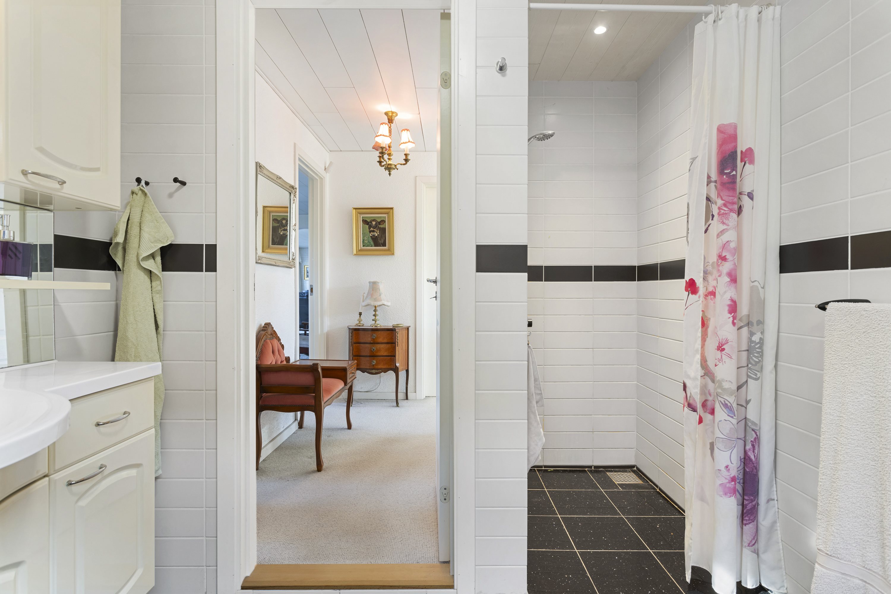 Fremhævet badeværelse billede i fuldskærmstilstand. Billede af Granvej 2, 9320 Hjallerup