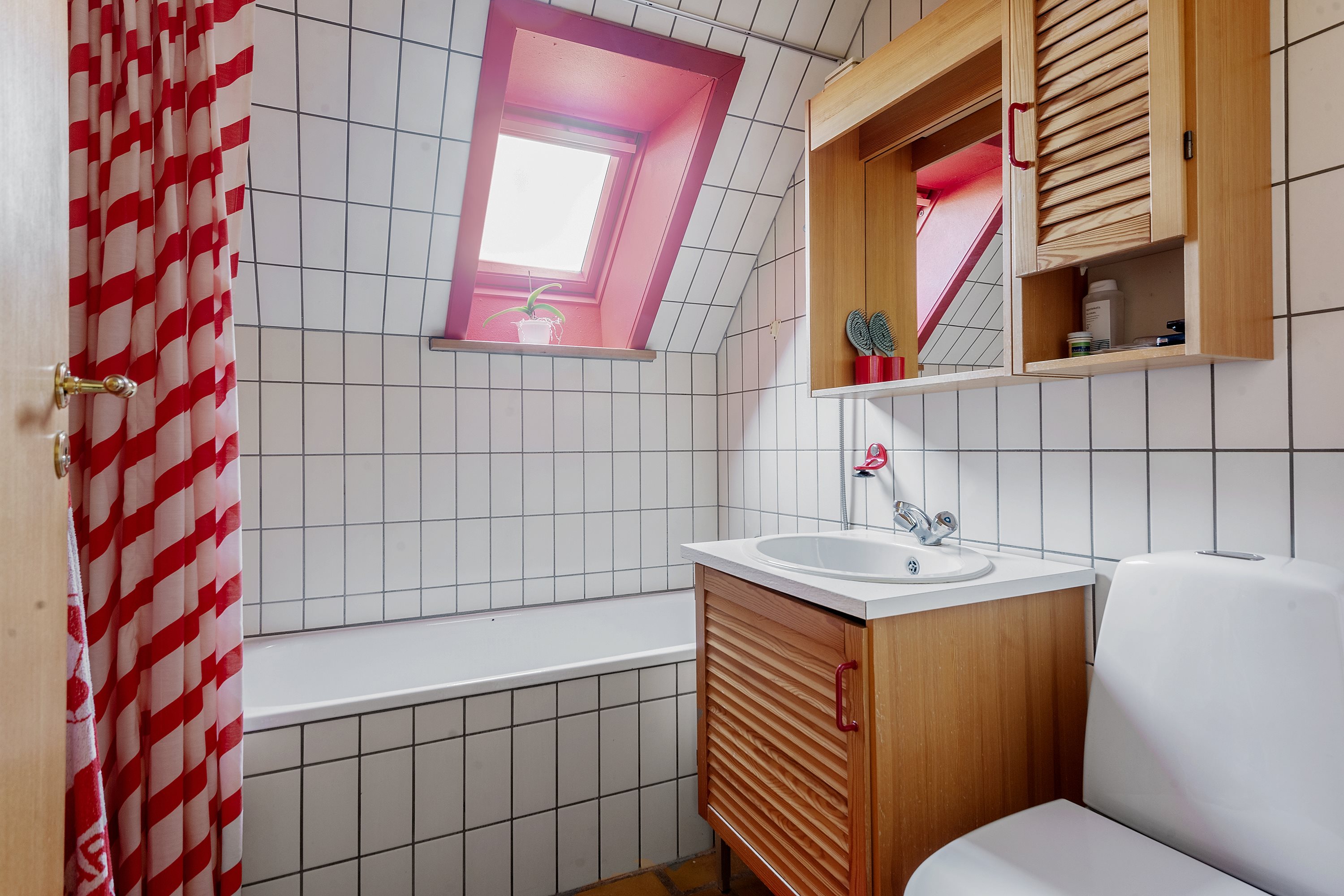 Fremhævet badeværelse billede i fuldskærmstilstand. Billede af Christianslund 7D, 8300 Odder