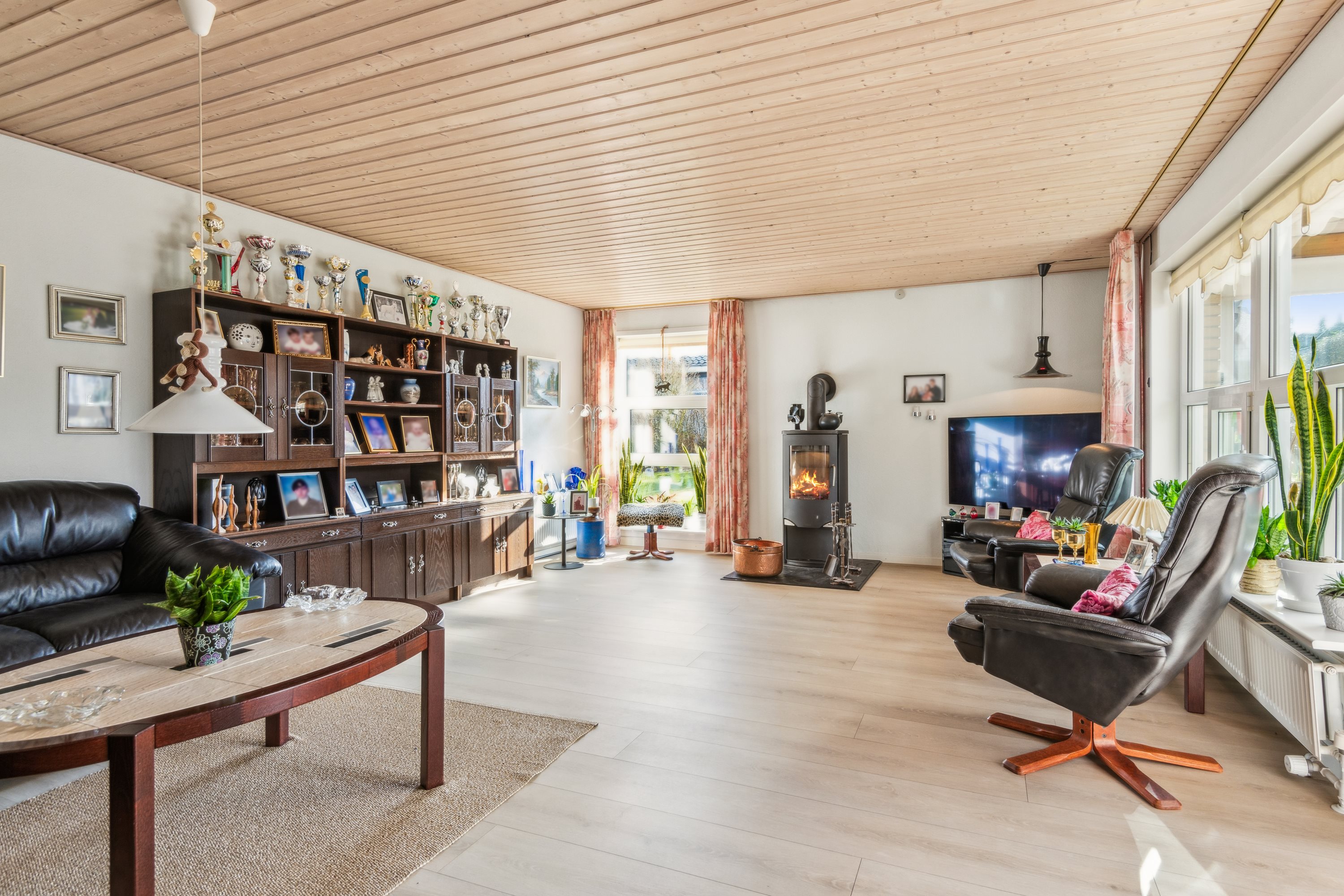 Fremhævet stue billede i fuldskærmstilstand. Billede af Porsborgvej 23, 9530 Støvring