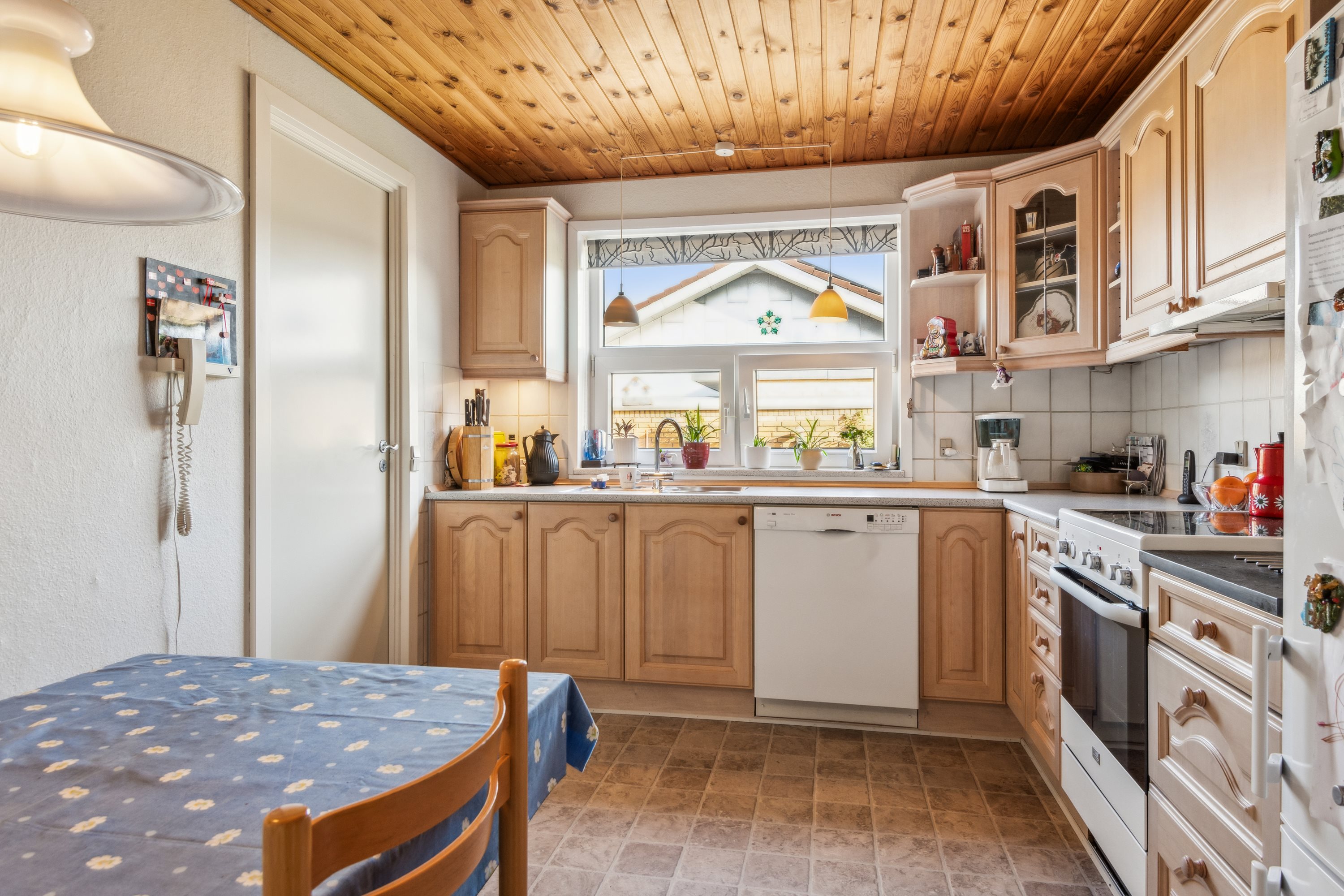 Fremhævet køkken billede i fuldskærmstilstand. Billede af Porsborgvej 23, 9530 Støvring