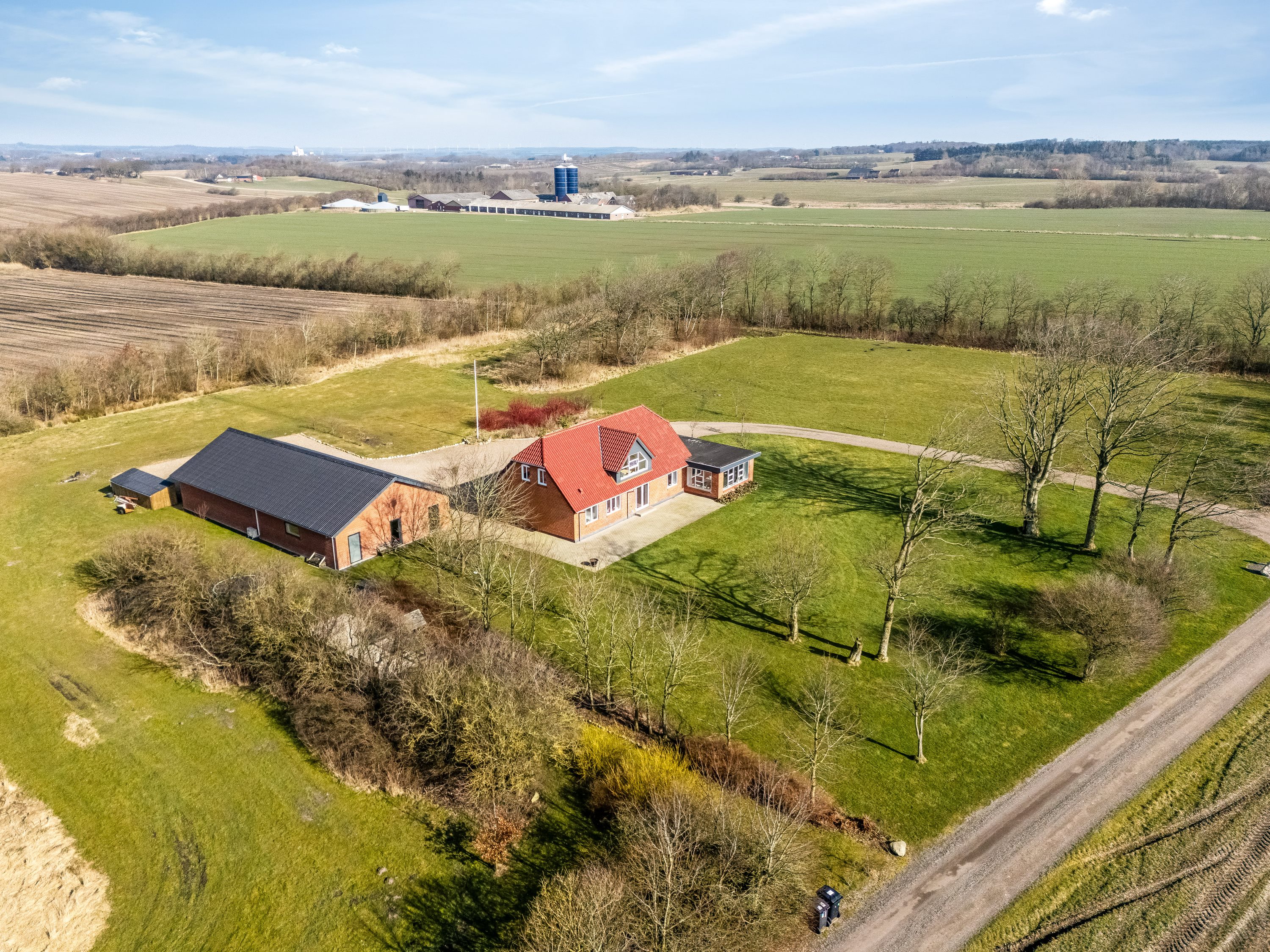 Miniaturebillede 2: luftfoto. Billede af Kærhusvej 19, Vanting, 6971 Spjald