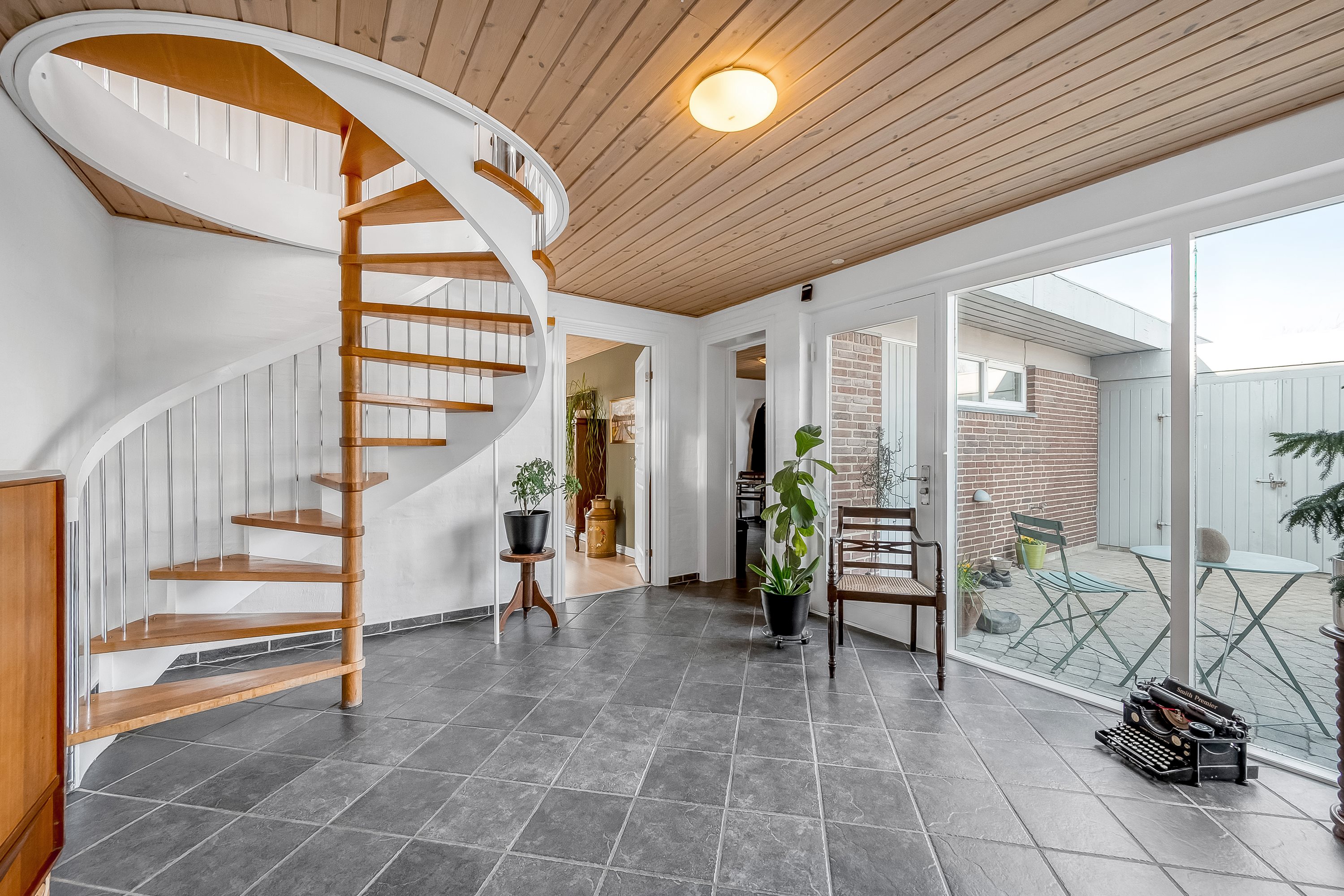 Fremhævet hall billede i fuldskærmstilstand. Billede af Kløvervænget 4, 6900 Skjern