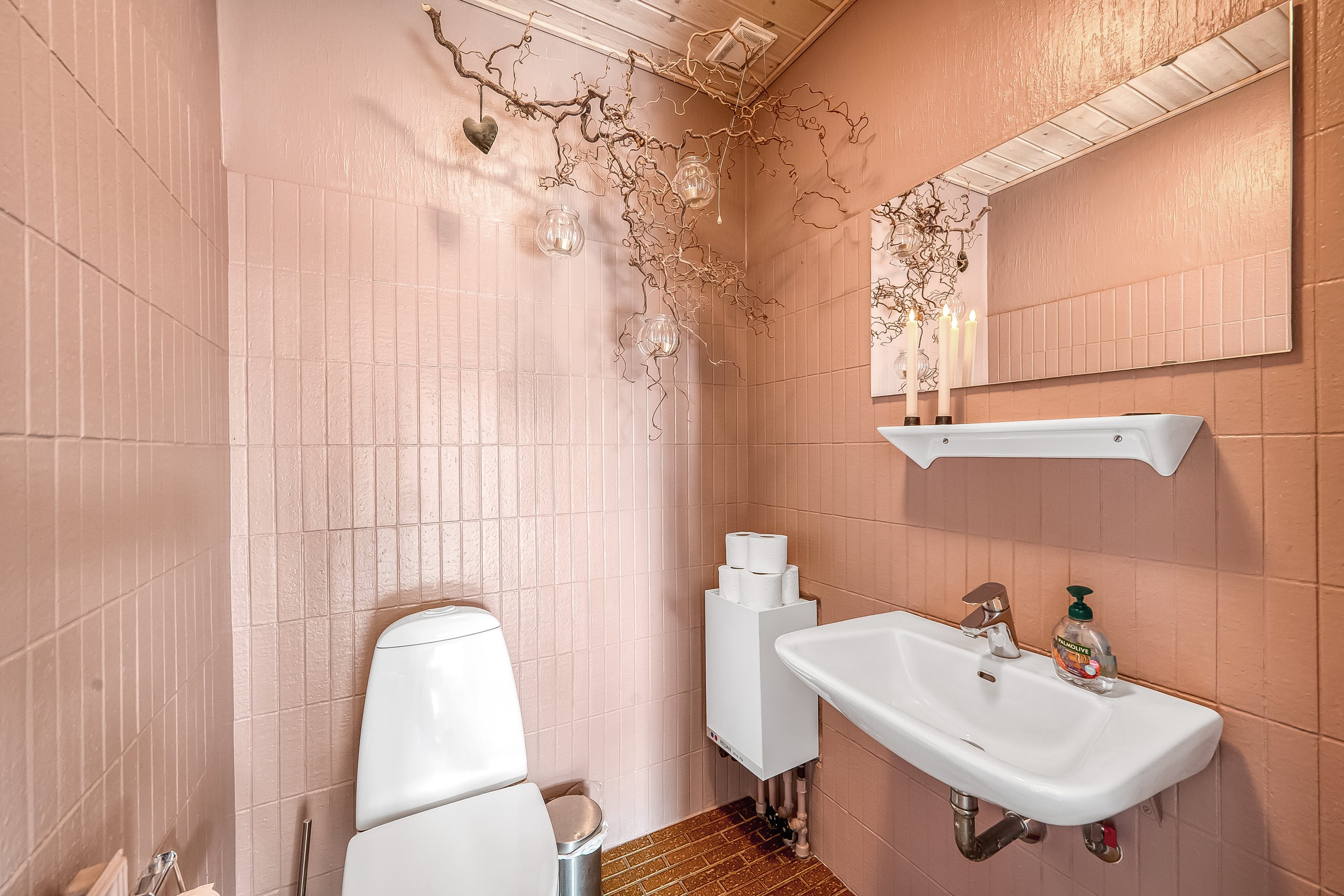 Fremhævet toilet  billede i fuldskærmstilstand. Billede af Kløvervænget 4, 6900 Skjern