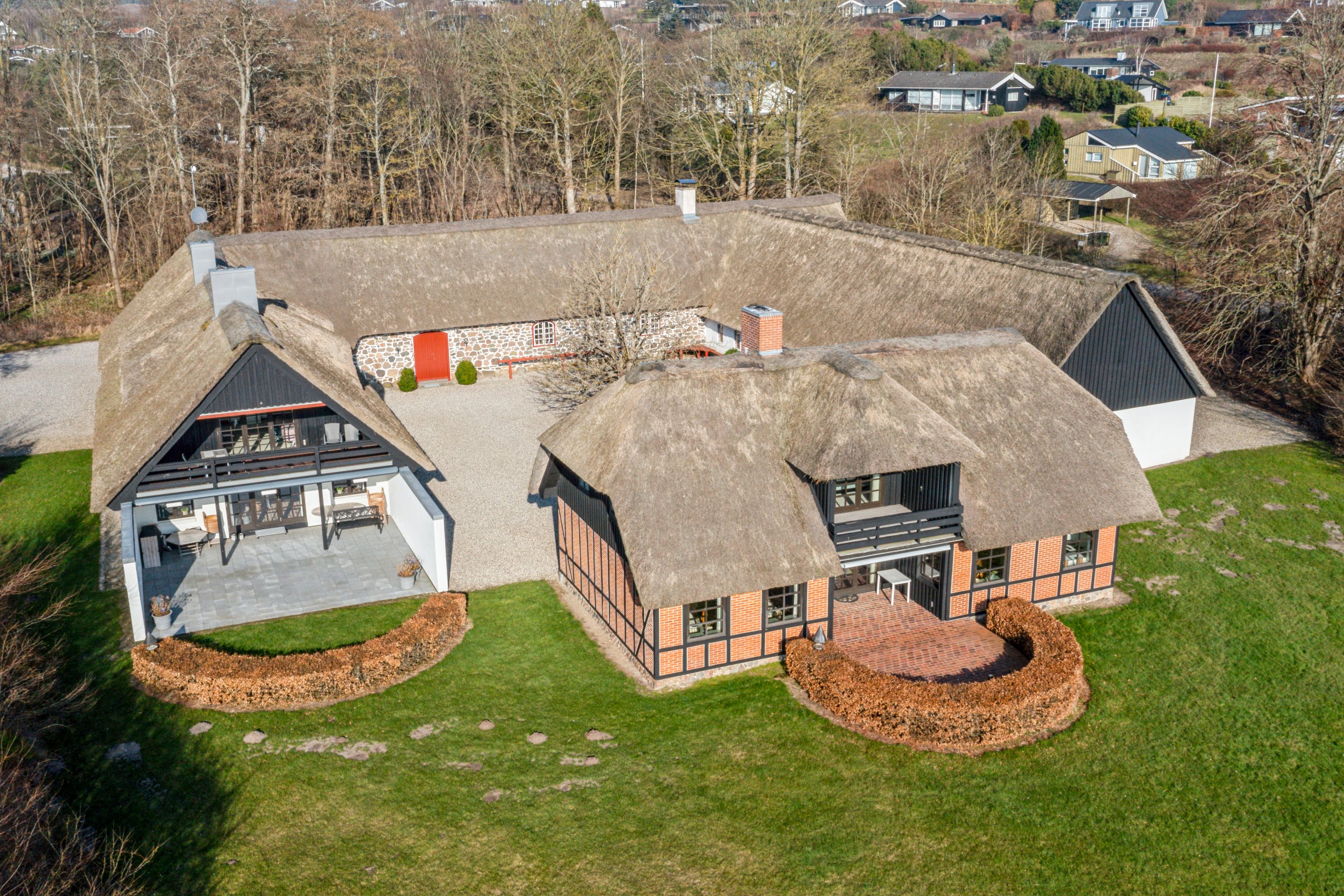 Miniaturebillede 1: luftfoto. Billede af Handrupgårdvej 28, Handrup Strand, 8400 Ebeltoft