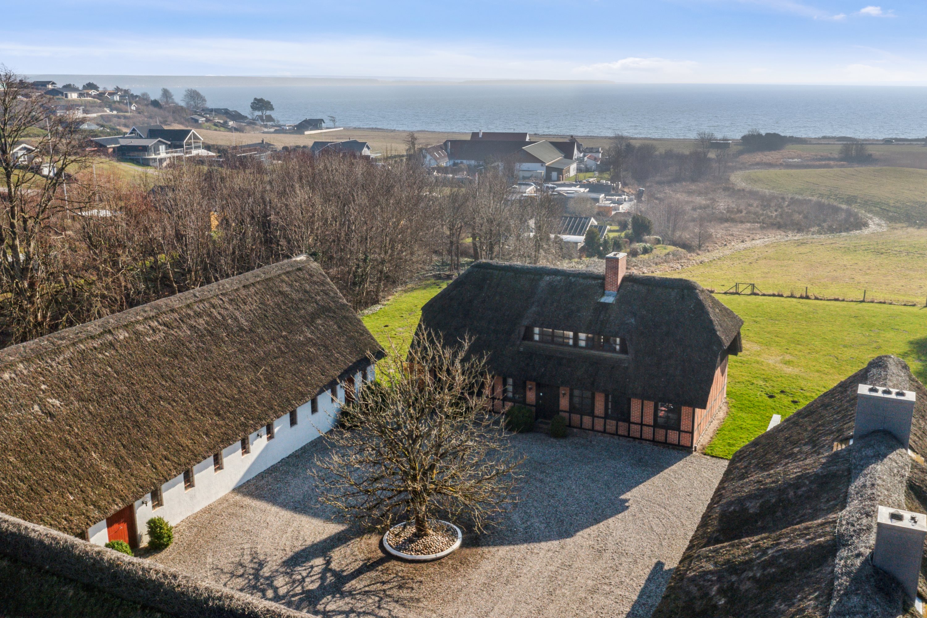 Fremhævet luftfoto billede i fuldskærmstilstand. Billede af Handrupgårdvej 28, Handrup Strand, 8400 Ebeltoft