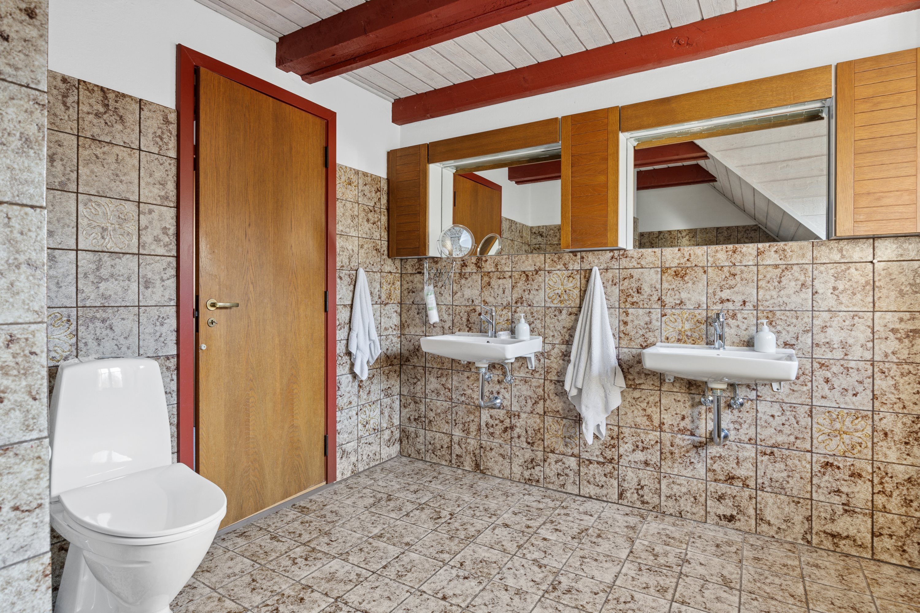 Fremhævet badeværelse billede i fuldskærmstilstand. Billede af Handrupgårdvej 28, Handrup Strand, 8400 Ebeltoft