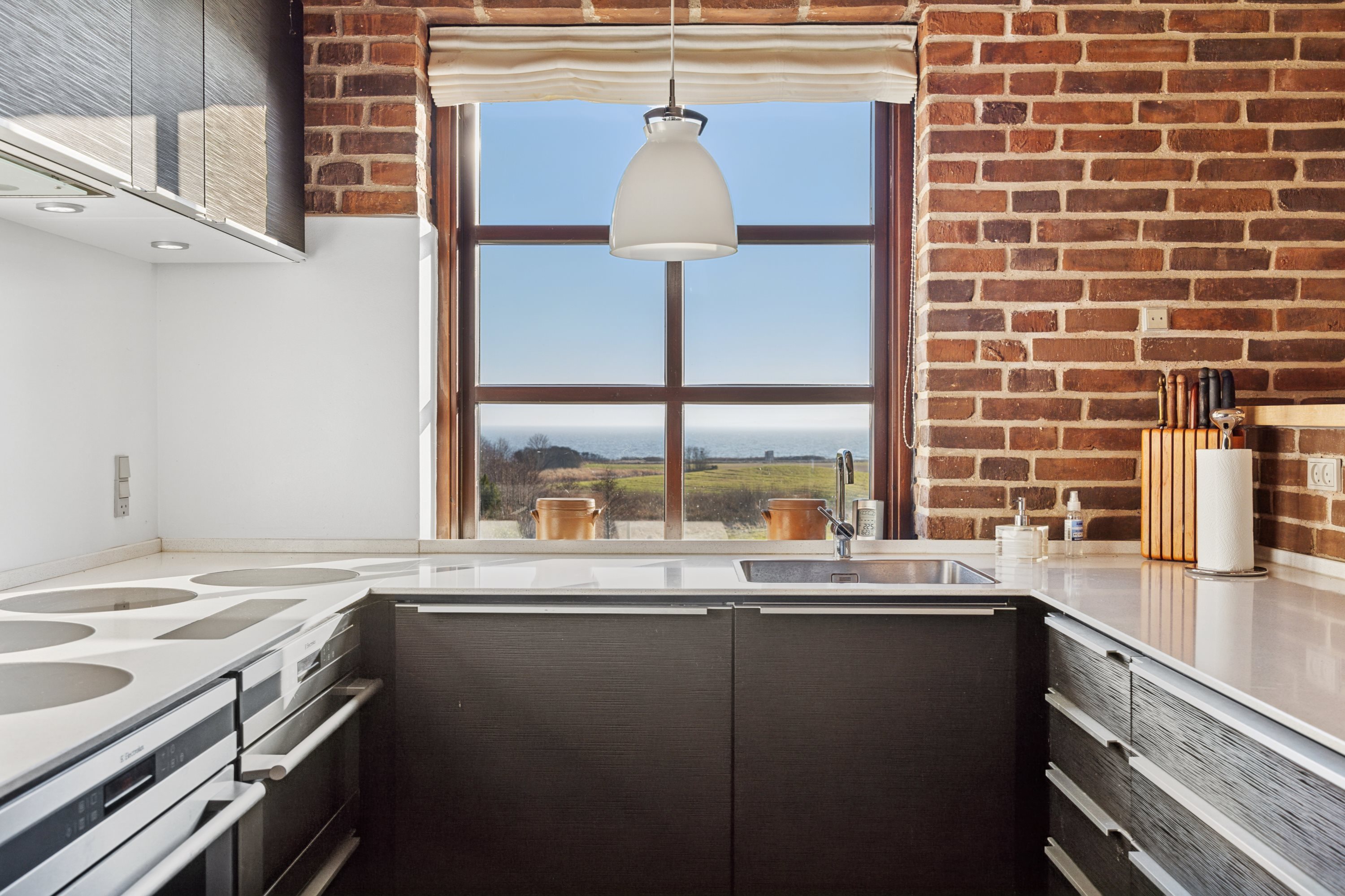 Fremhævet køkken billede i fuldskærmstilstand. Billede af Handrupgårdvej 28, Handrup Strand, 8400 Ebeltoft