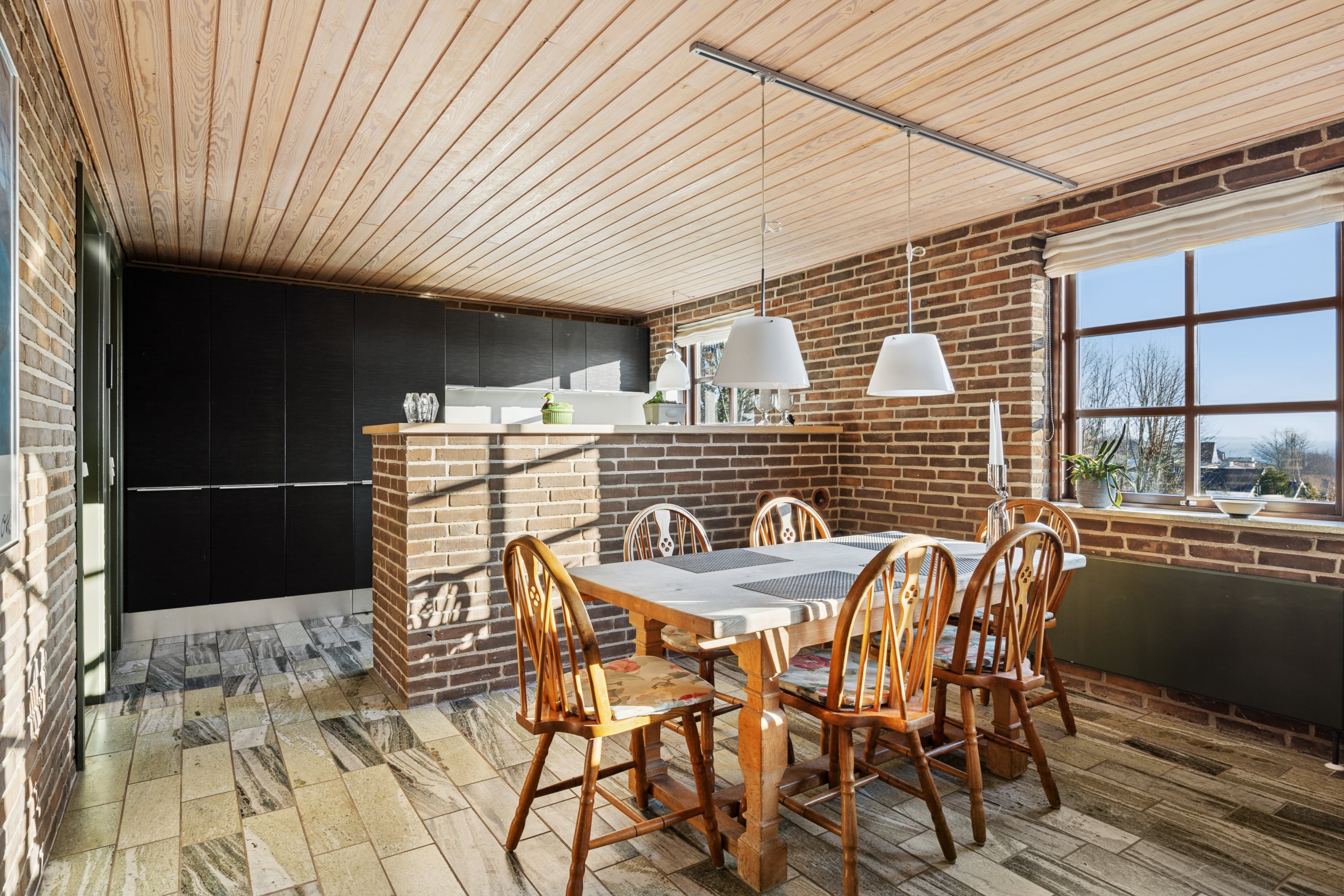 Fremhævet stue billede i fuldskærmstilstand. Billede af Handrupgårdvej 28, Handrup Strand, 8400 Ebeltoft