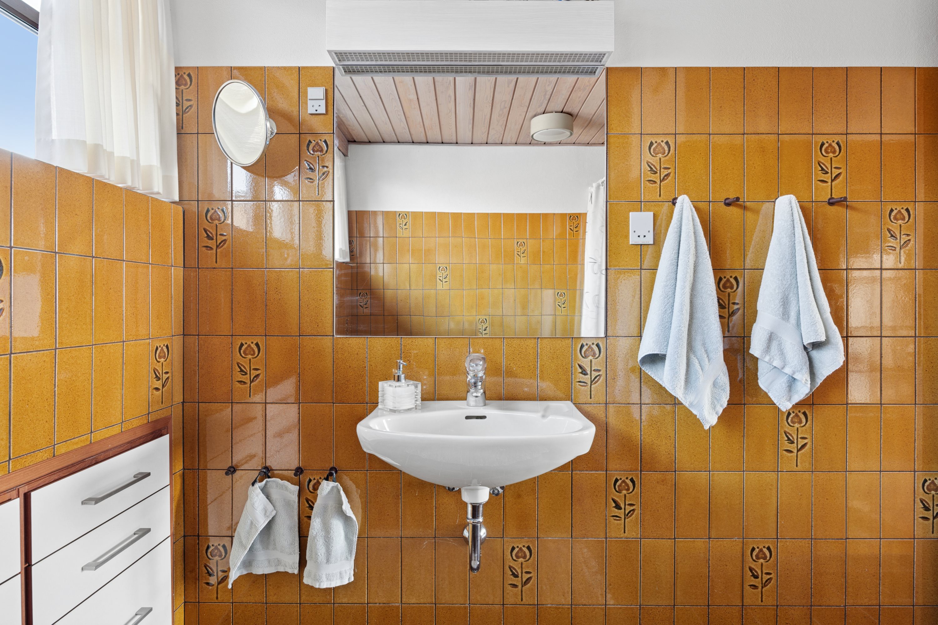 Fremhævet badeværelse billede i fuldskærmstilstand. Billede af Handrupgårdvej 28, Handrup Strand, 8400 Ebeltoft