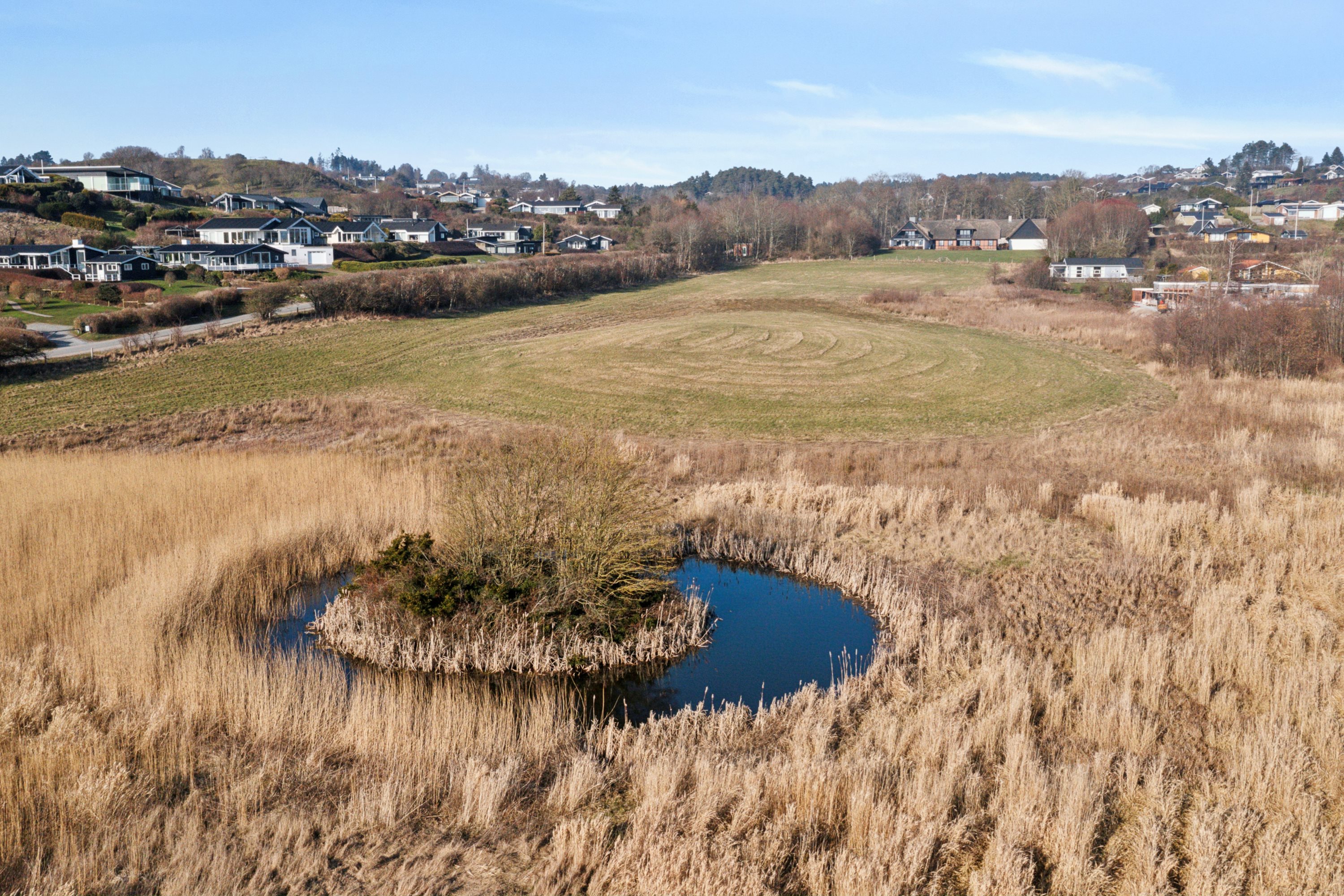 Fremhævet luftfoto billede i fuldskærmstilstand. Billede af Handrupgårdvej 28, Handrup Strand, 8400 Ebeltoft