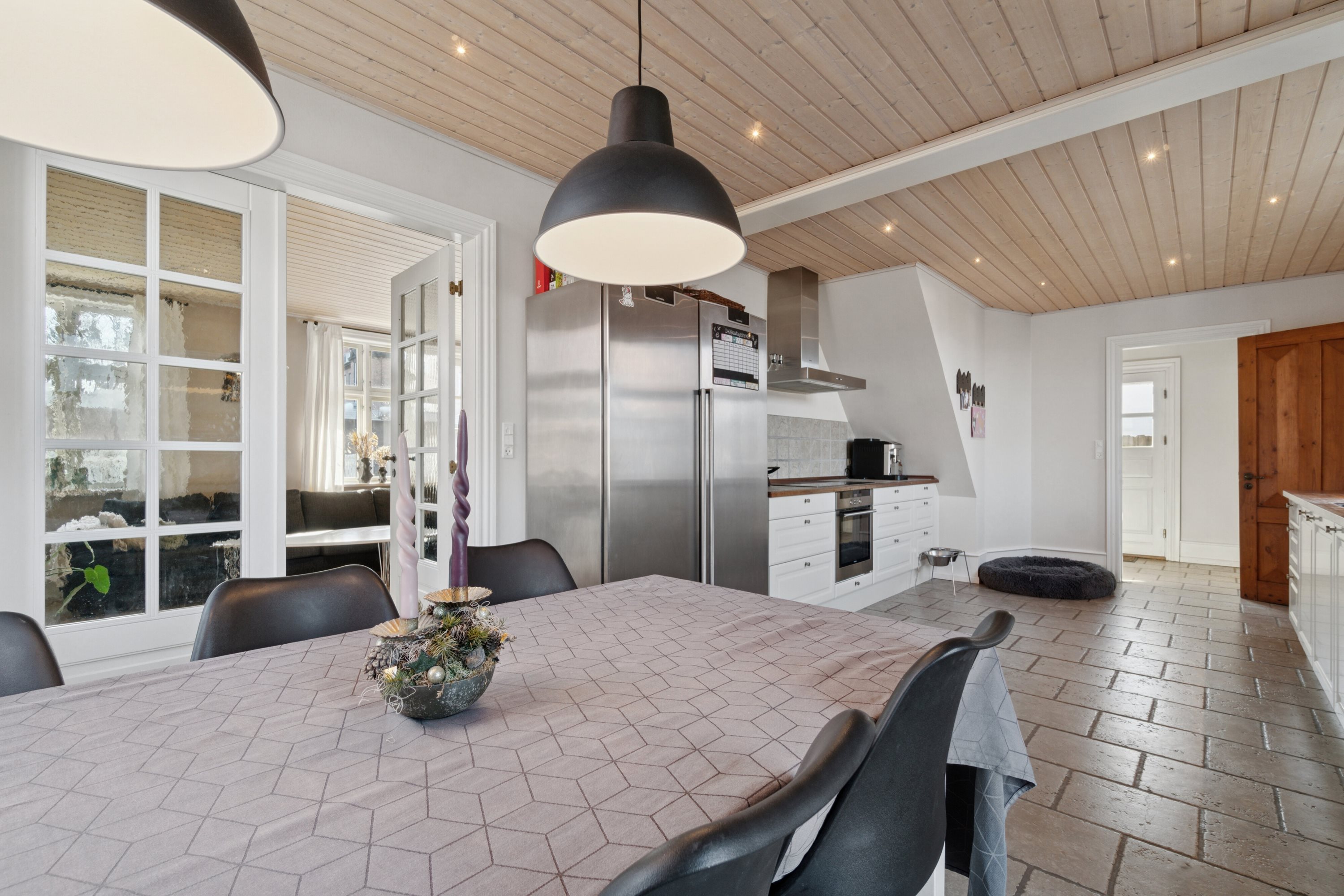 Fremhævet spisestue billede i fuldskærmstilstand. Billede af Svanekevej 1B, 3700 Rønne