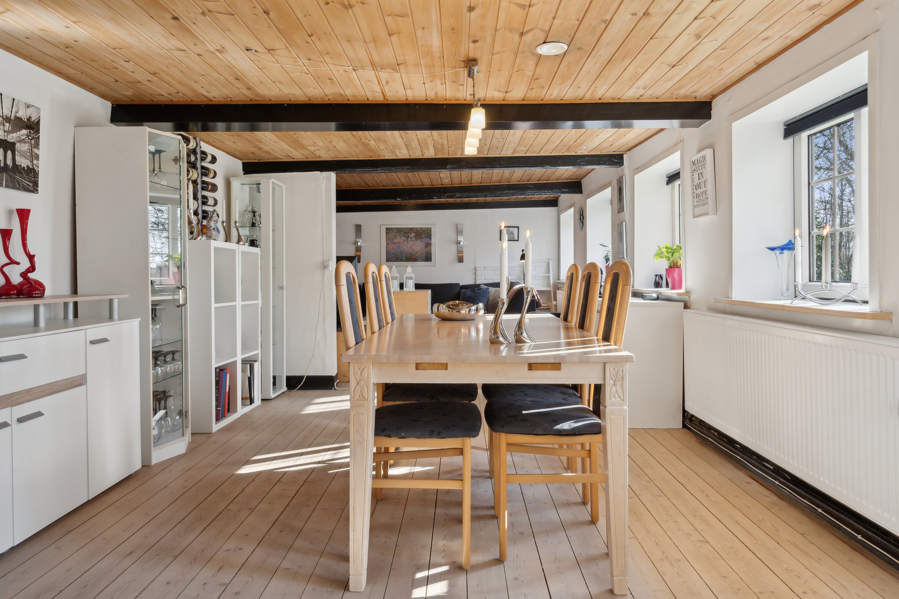 Miniaturebillede 1: stue. Billede af Tornum Skovvej 1, 6660 Lintrup